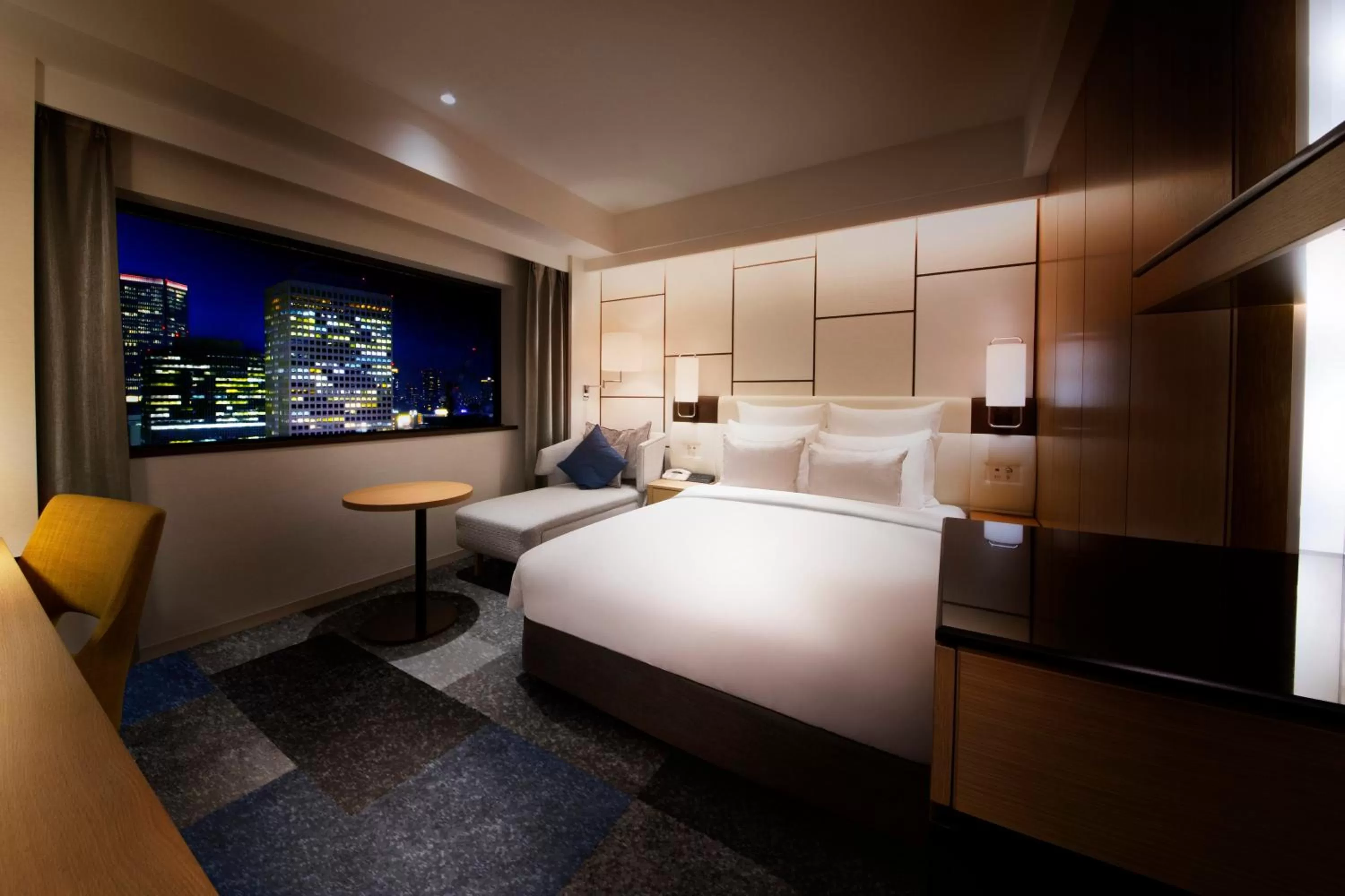 Photo of the whole room in ANA Crowne Plaza Osaka by IHG