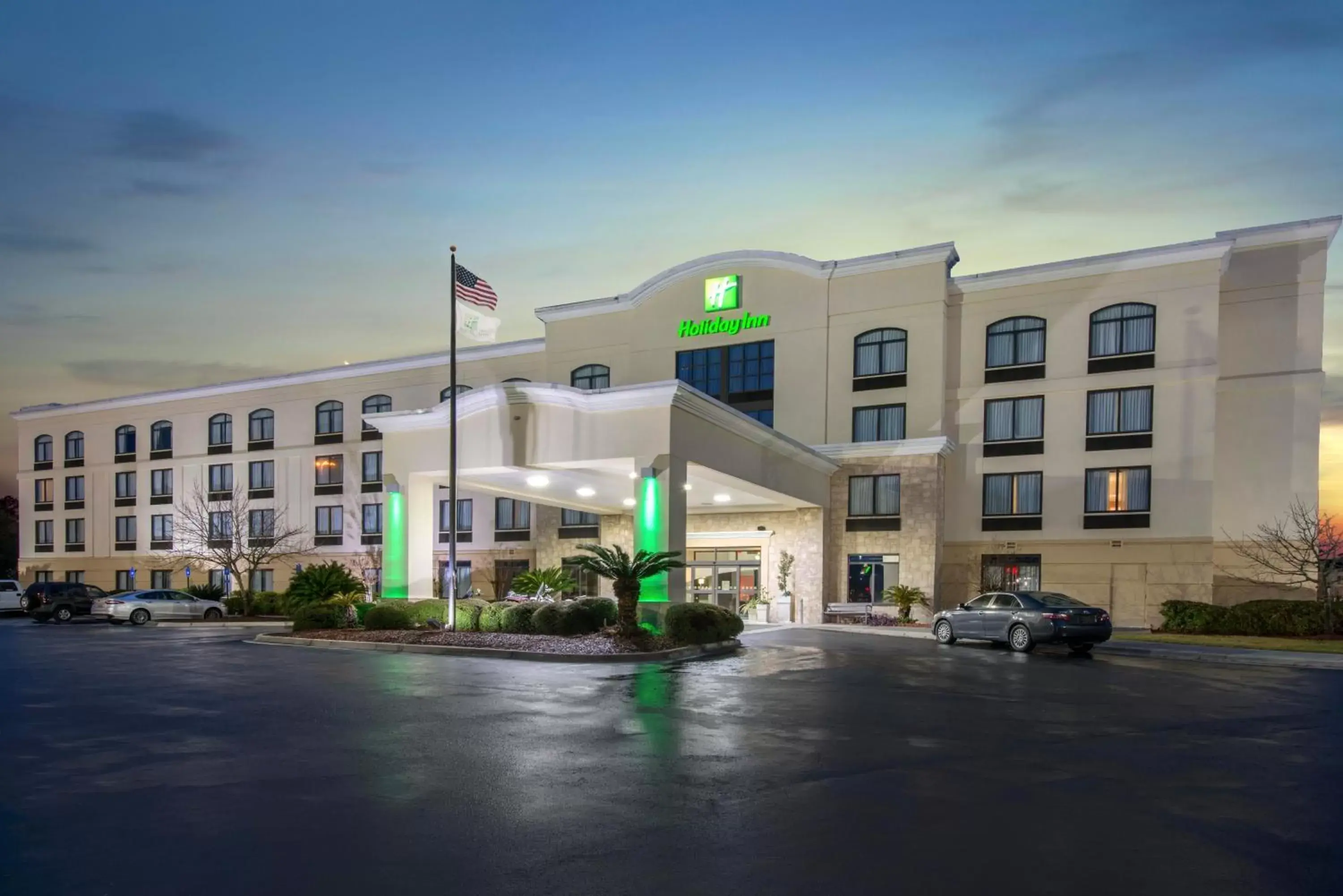 Property Building in Holiday Inn Savannah South - I-95 Gateway, an IHG Hotel