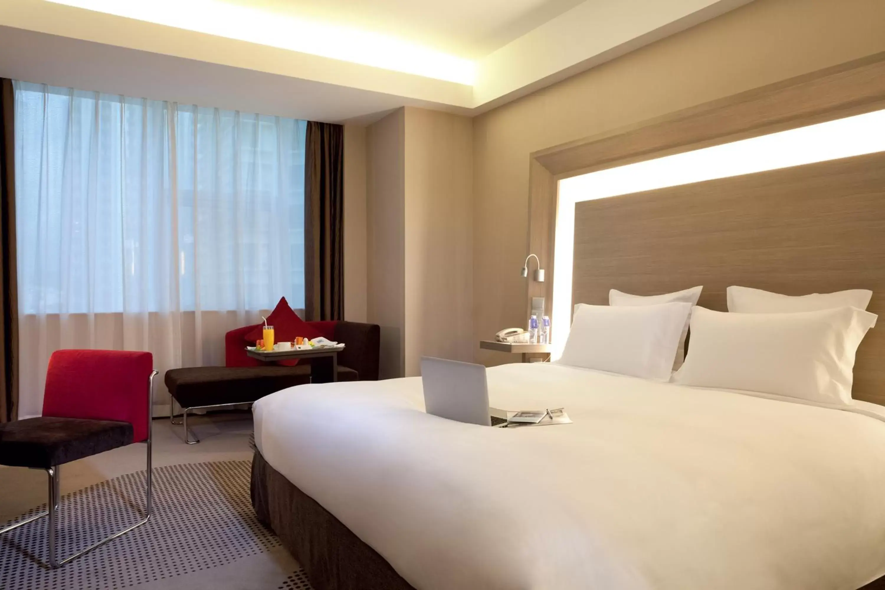 Bed in Shenzhen Novotel Watergate(Kingkey 100)