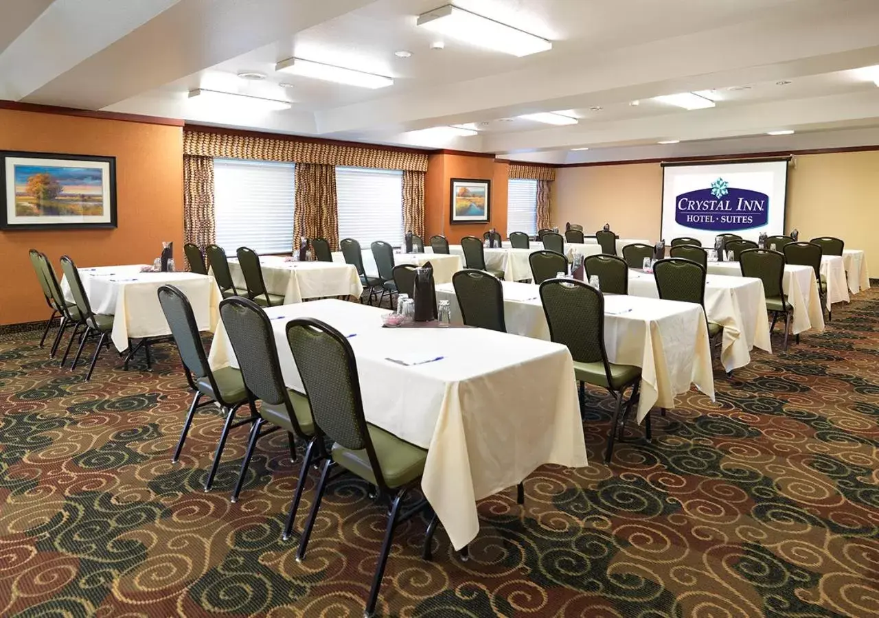 Meeting/conference room in Crystal Inn Hotel & Suites - Salt Lake City