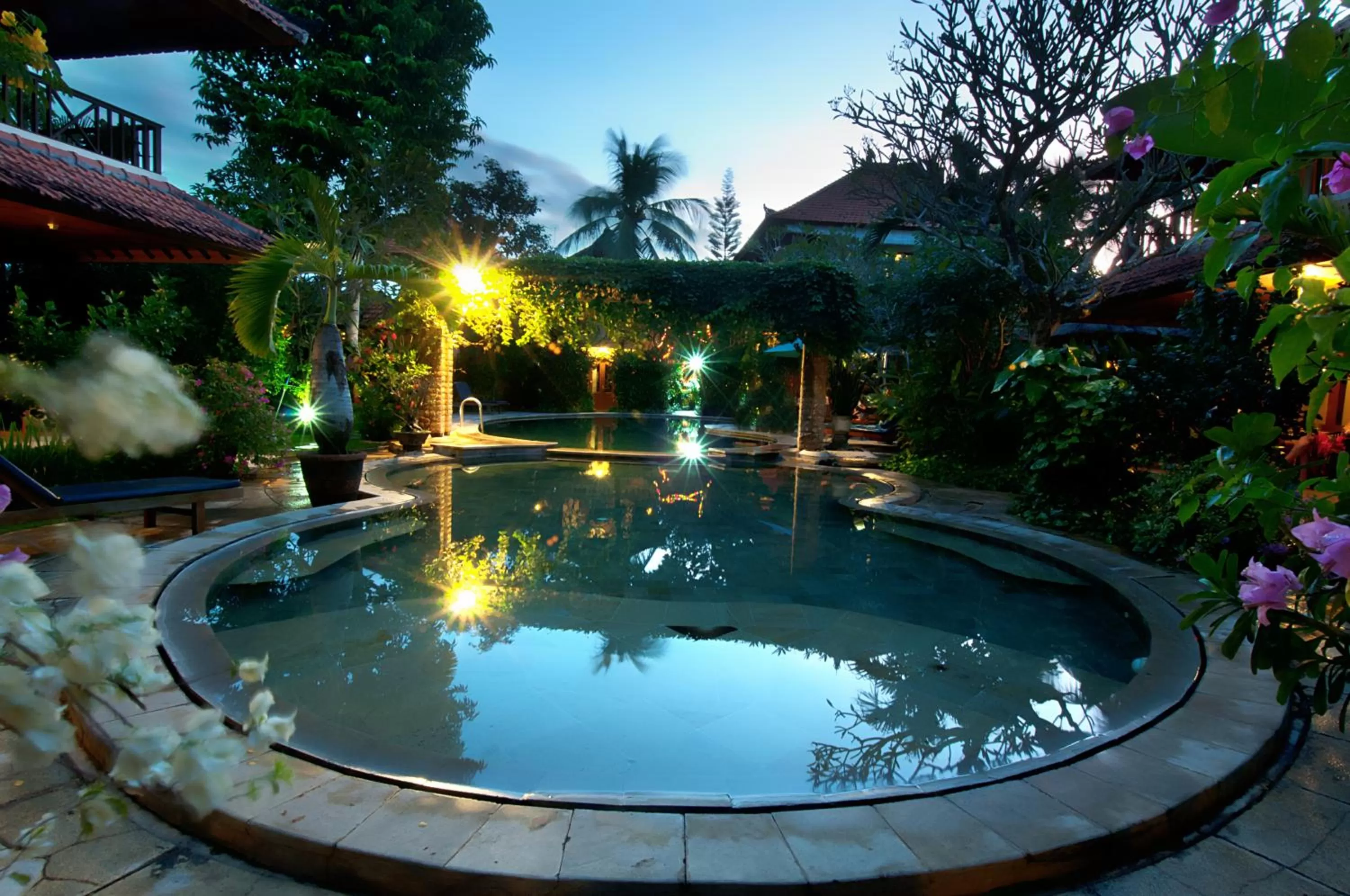 Swimming pool in Kusnadi Hotel