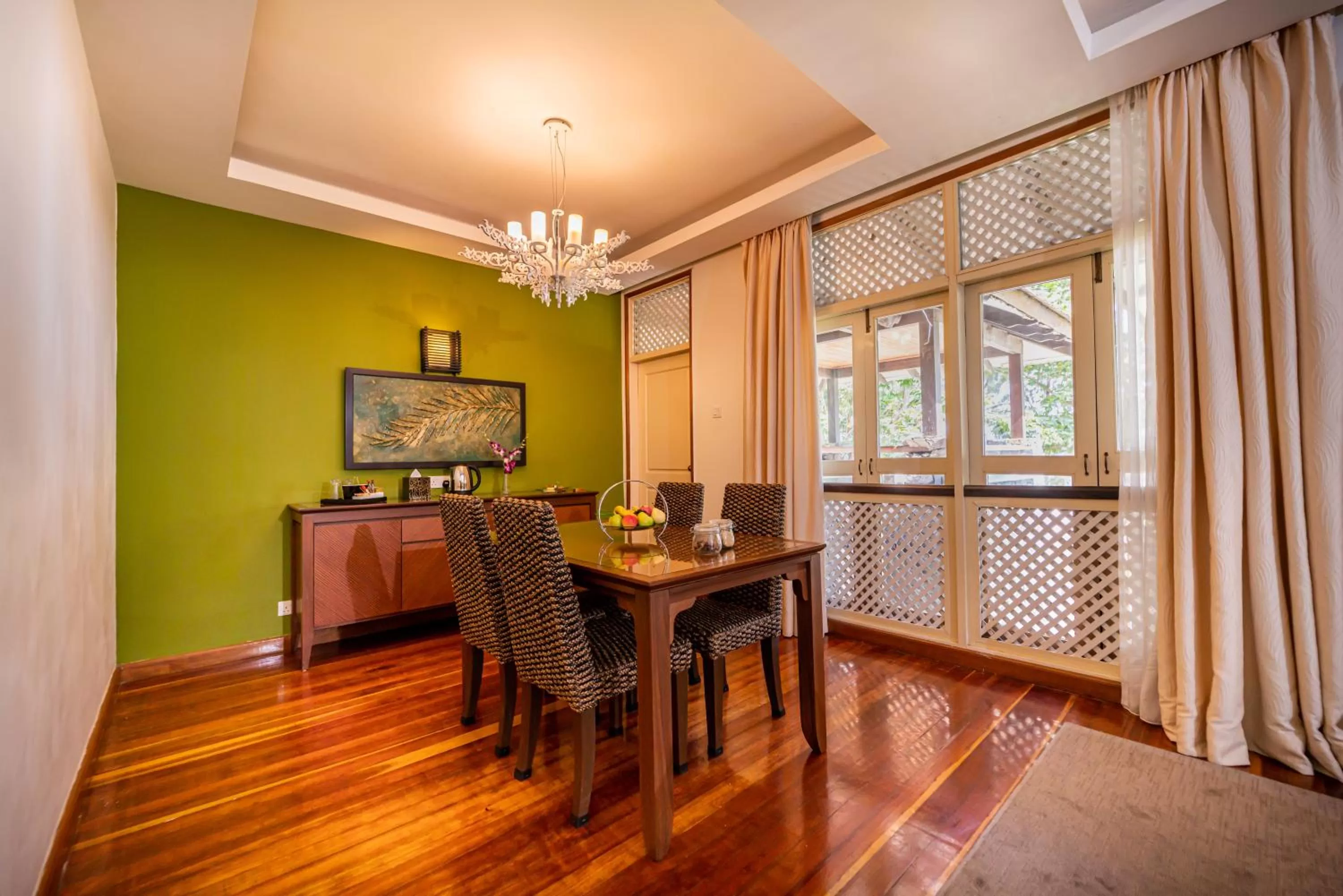 Dining area in Rebak Island Resort & Marina, Langkawi 大自然 野生动物与美食爱好者的天堂