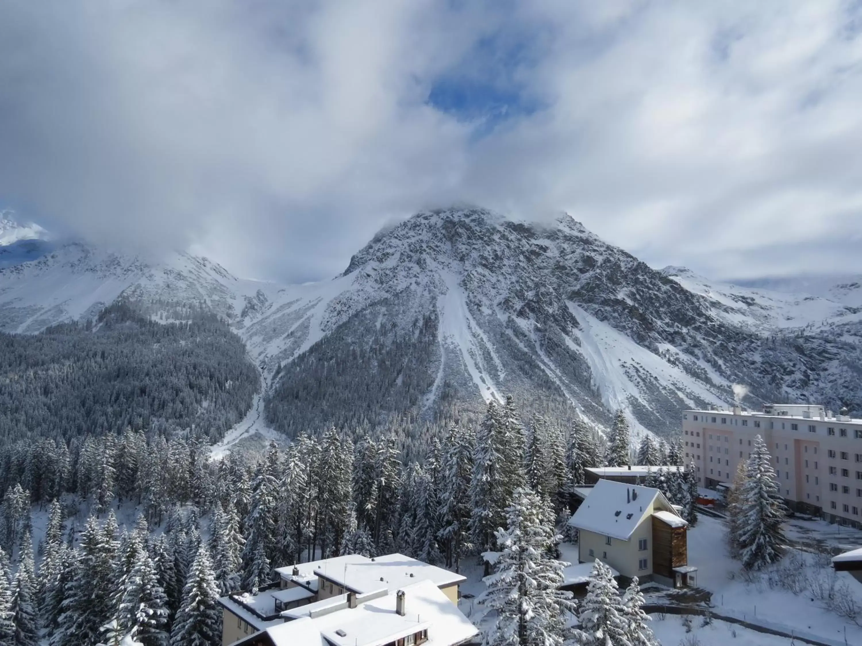 Area and facilities, Winter in Hof Arosa