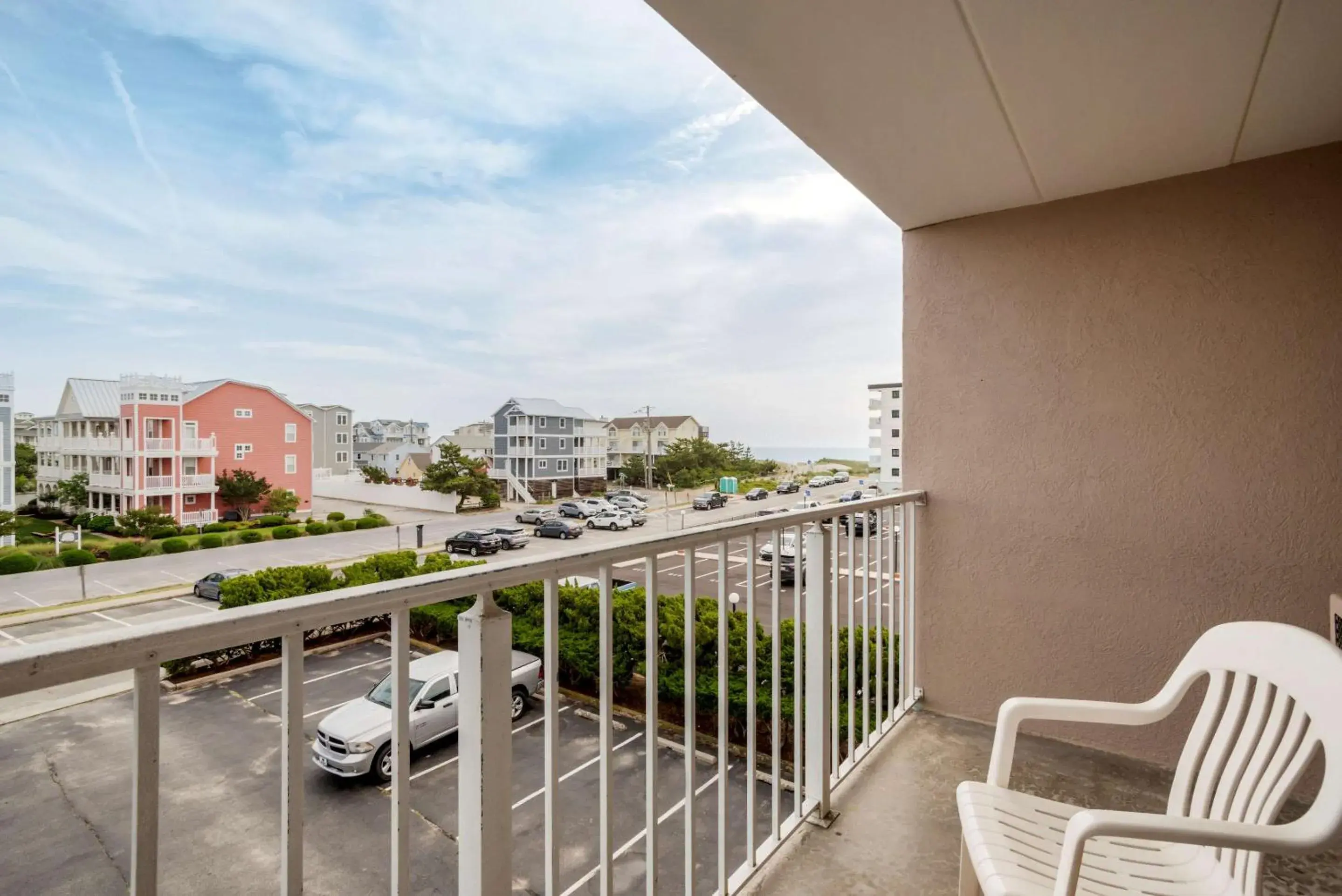 Bedroom, Balcony/Terrace in Quality Inn & Suites Oceanblock