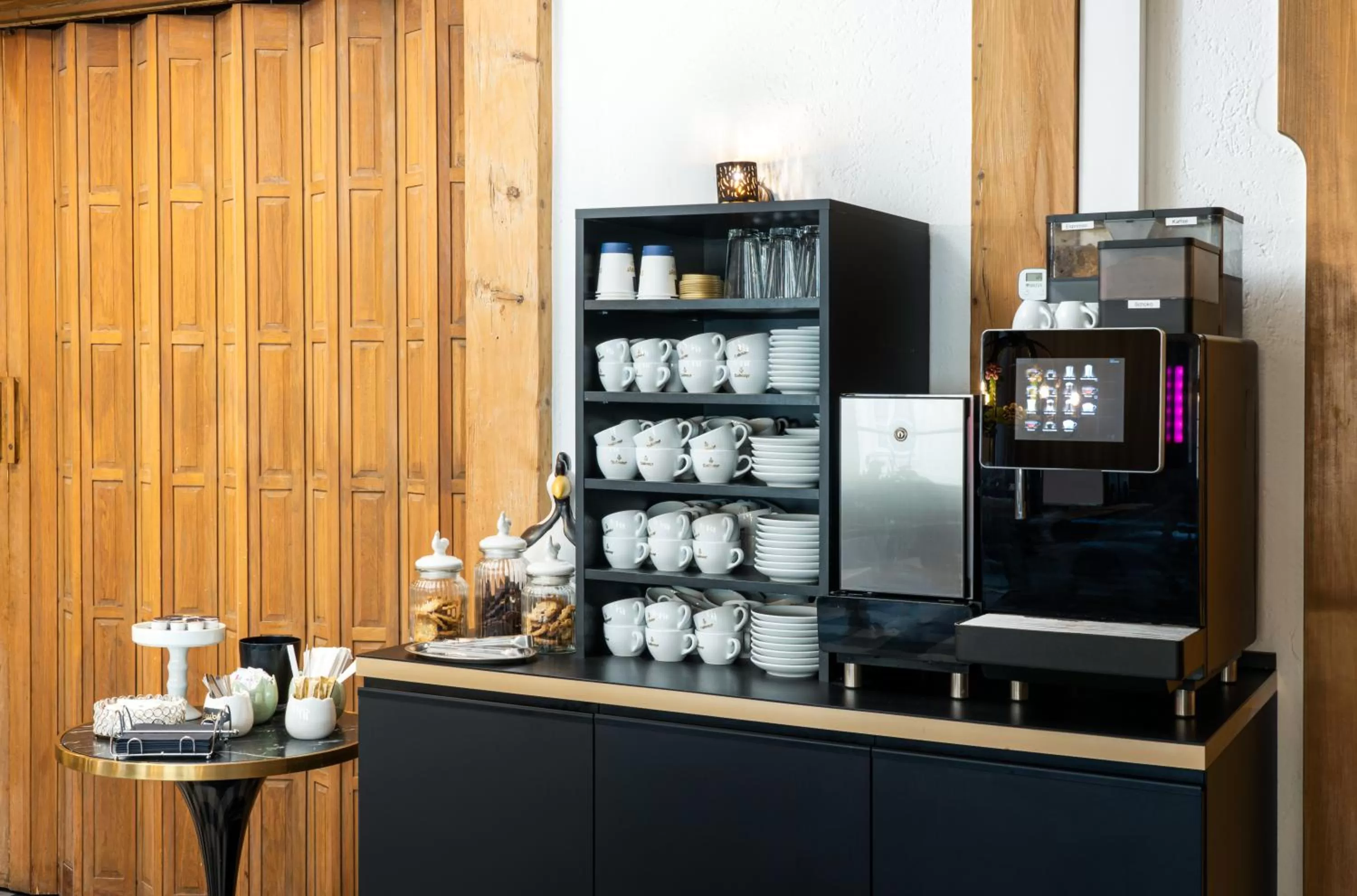 Coffee/tea facilities in Arthotel ANA Goggl