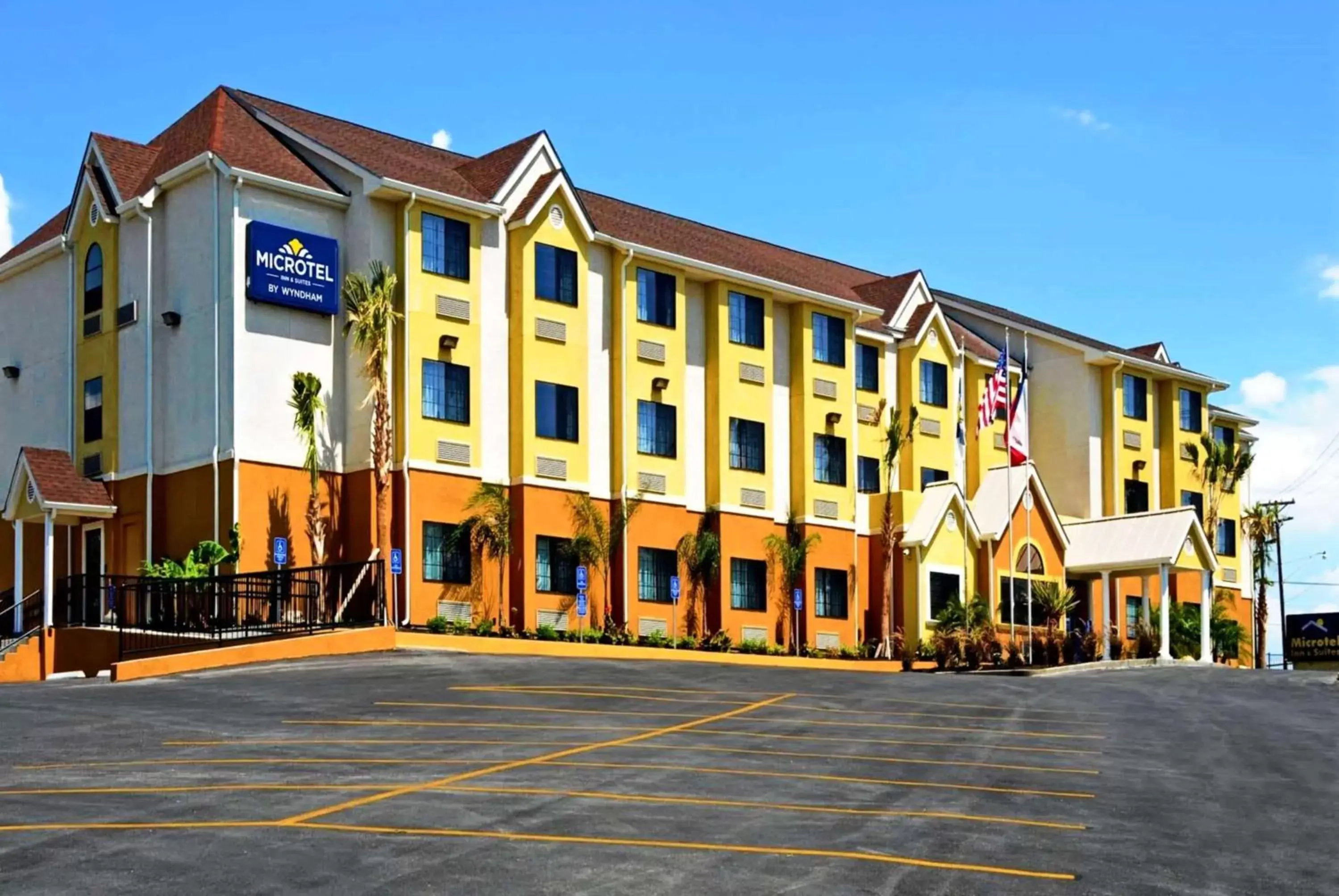 Property Building in Microtel Inn & Suites by Wyndham New Braunfels I-35