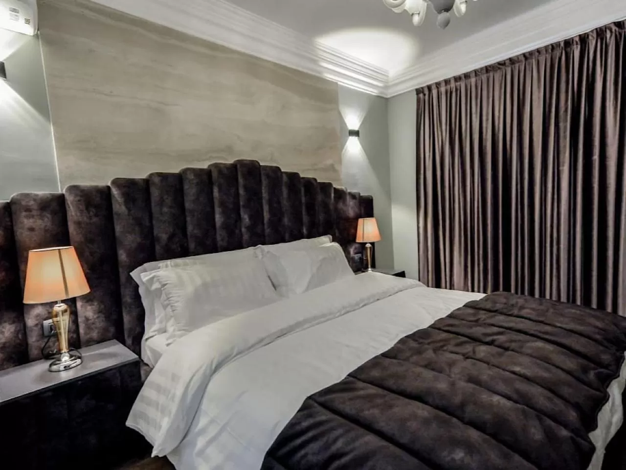 Bed in Hotel Vila Tirana