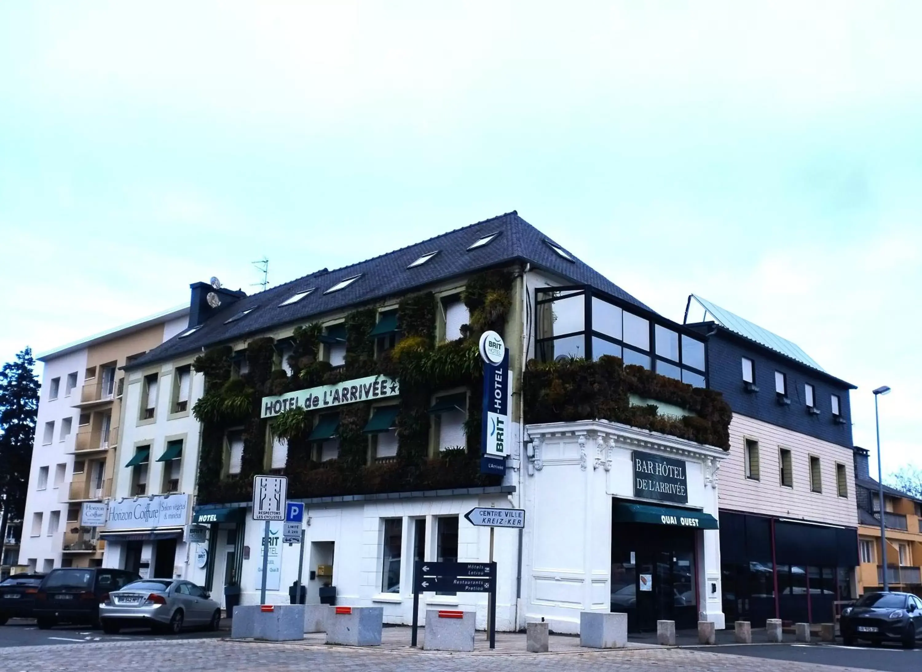 Property Building in Brit Hotel L'Arrivée Guingamp