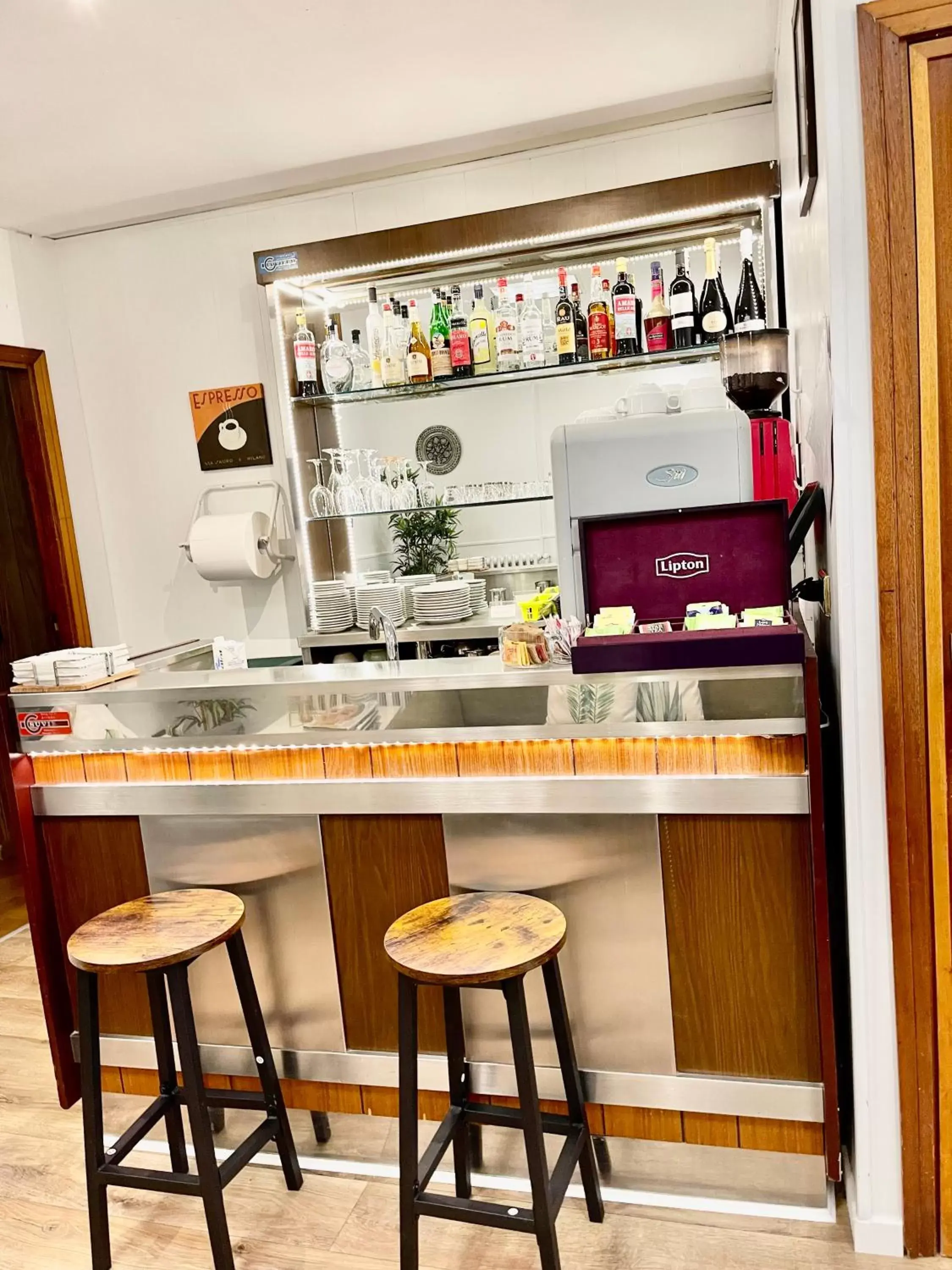 Lounge or bar, Kitchen/Kitchenette in Hotel S. Ercolano