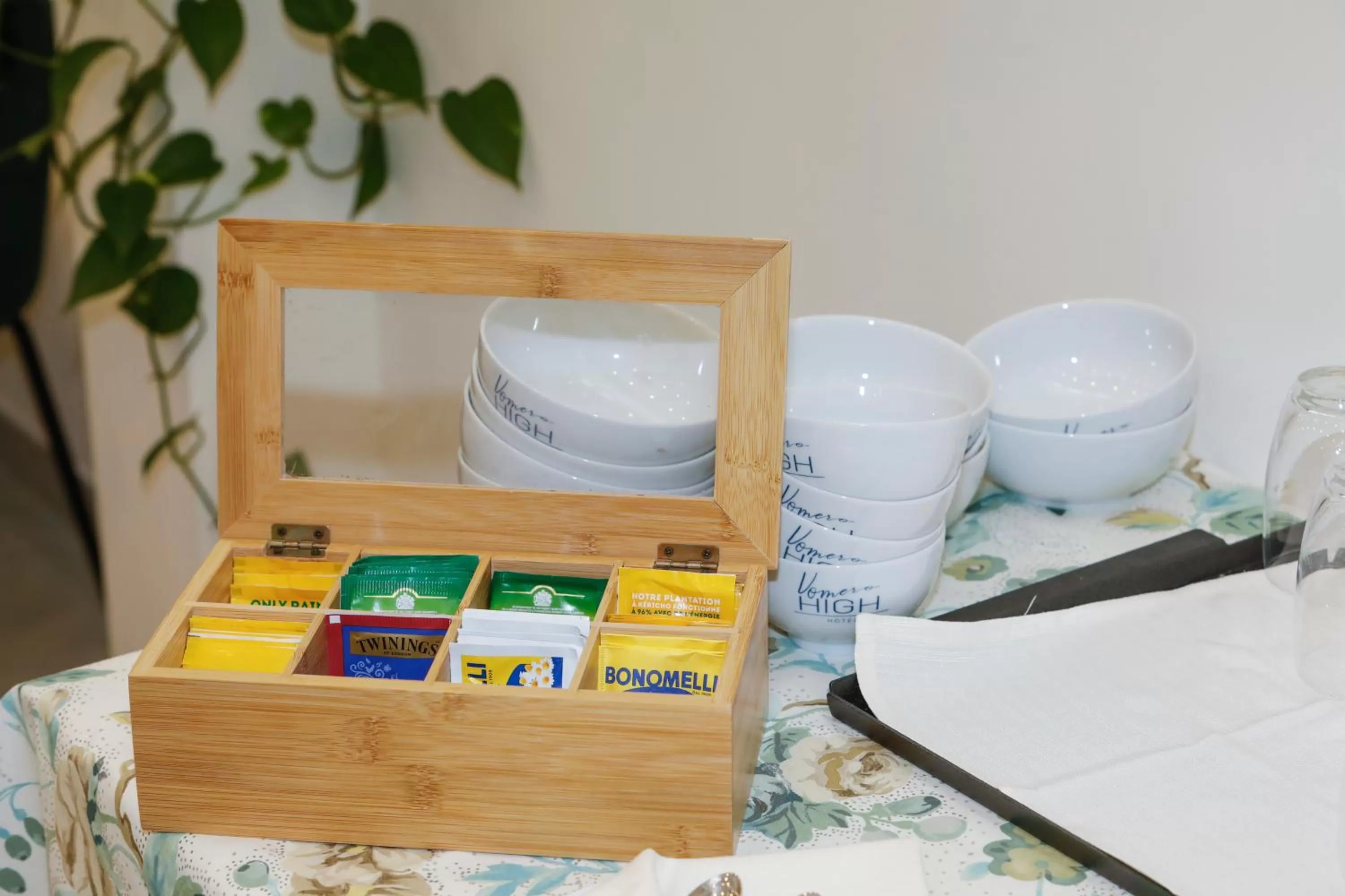 Coffee/tea facilities in Vomero High Hotel