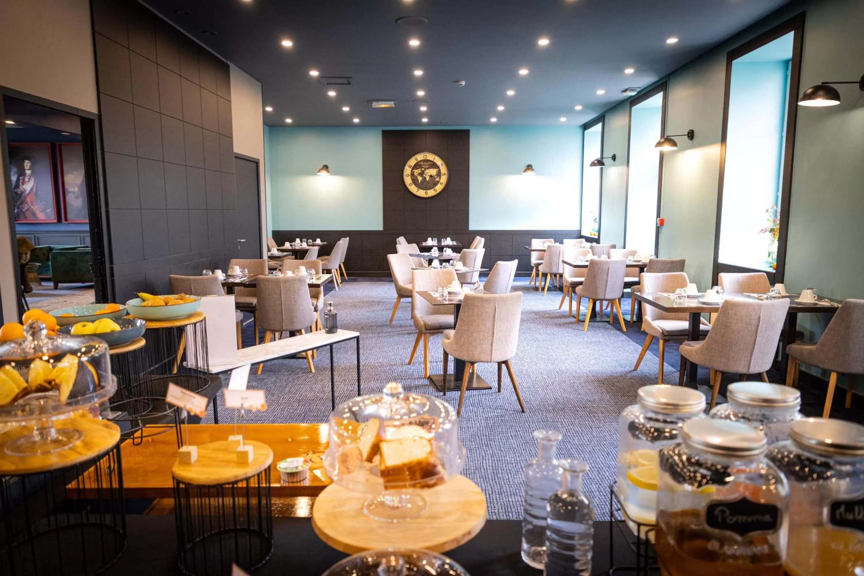 Buffet breakfast in Hôtel Mercure Rochefort La Corderie Royale