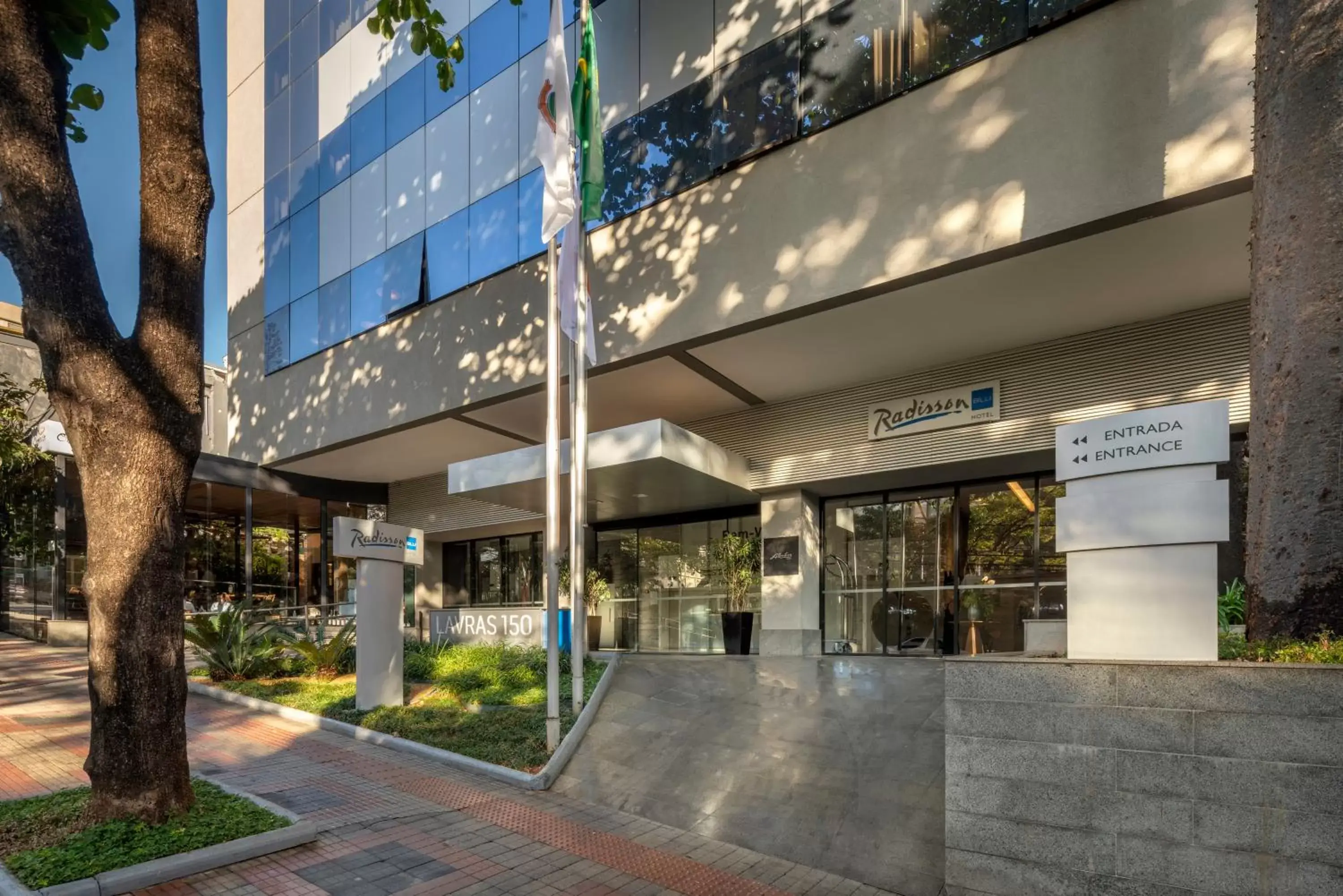 Facade/entrance in Radisson Blu Belo Horizonte Savassi