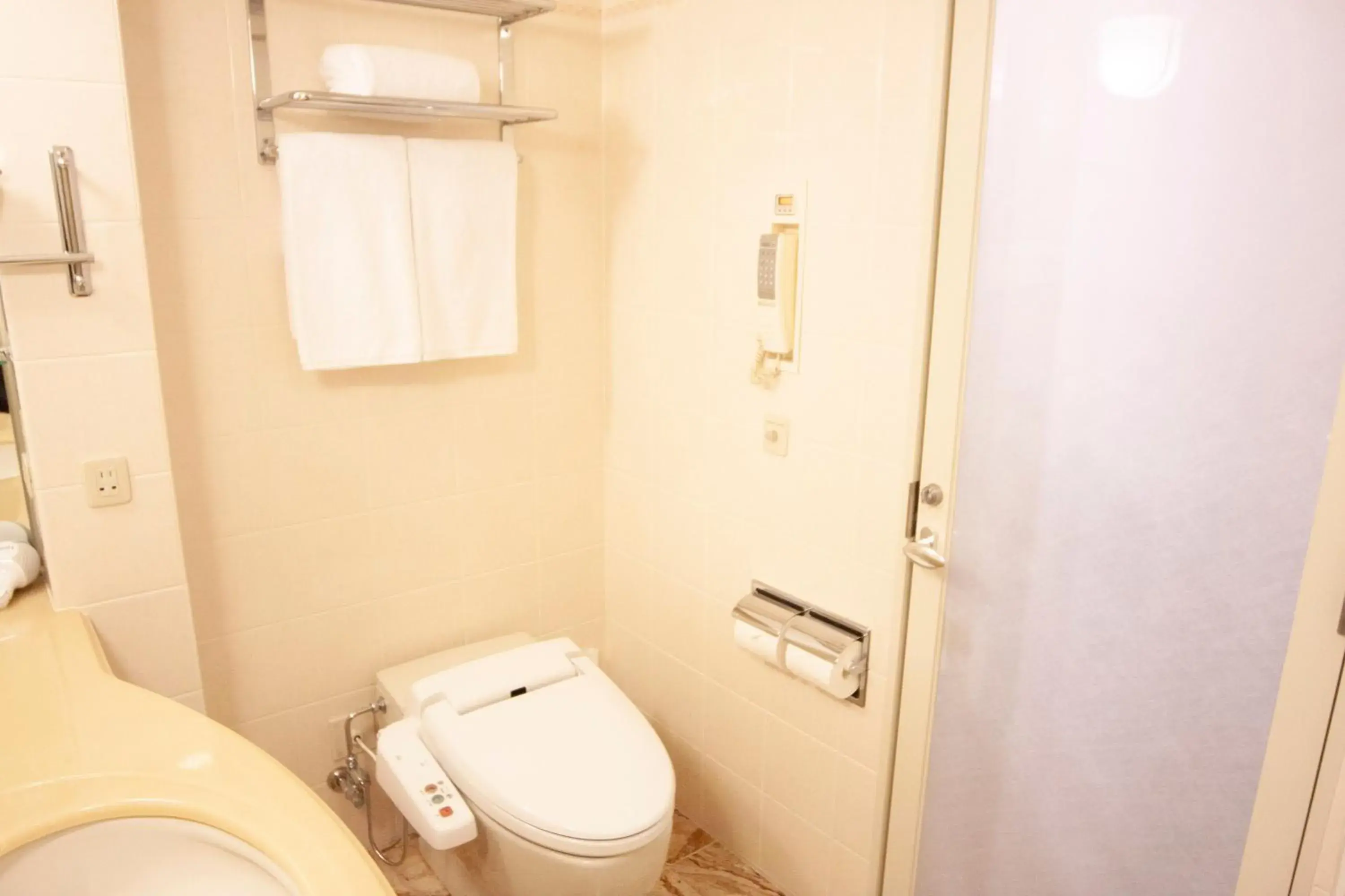 Toilet, Bathroom in Hotel New Otani Makuhari