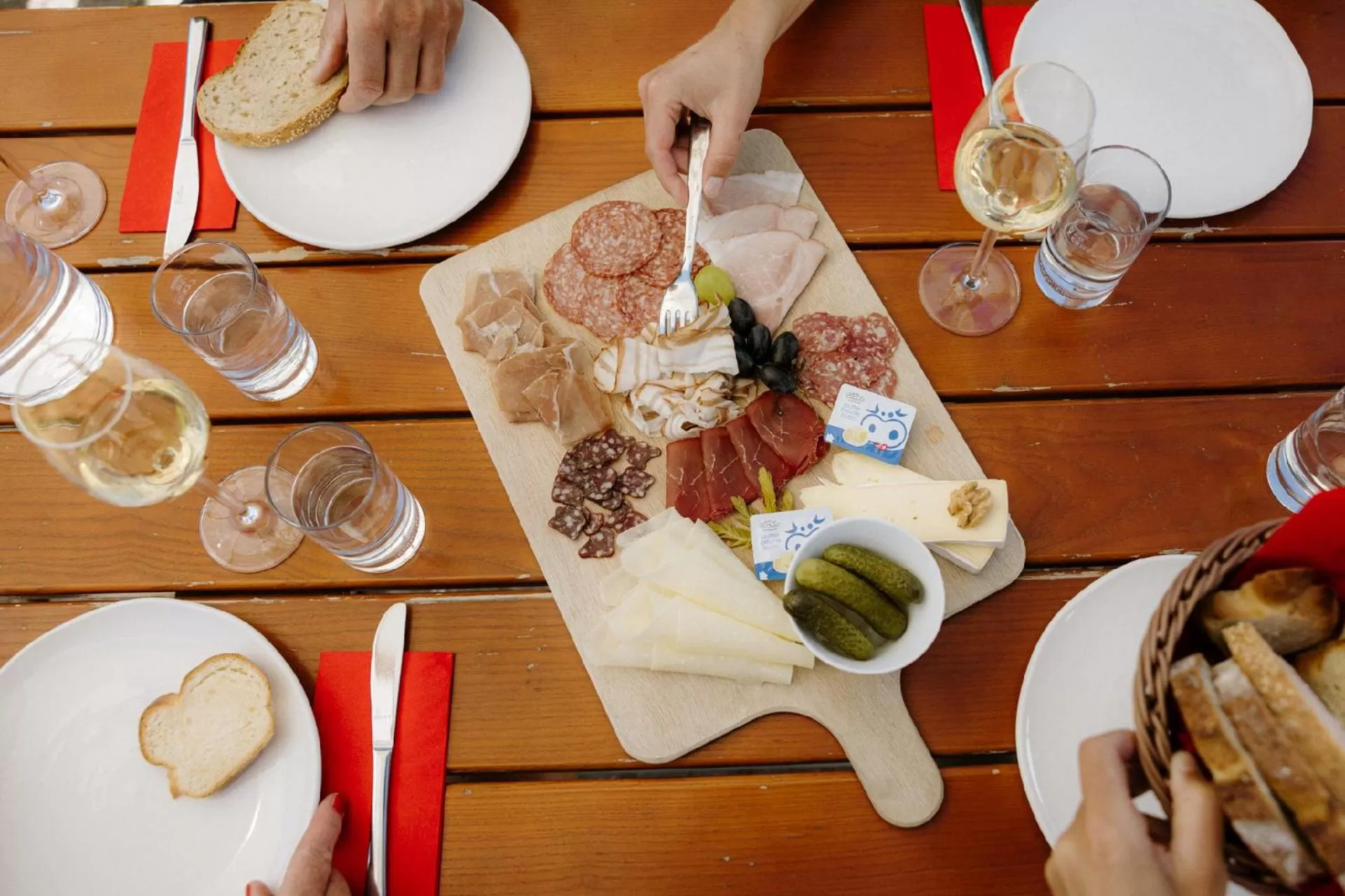 Restaurant/Places to Eat in Berg- & Naturhotel Engstligenalp