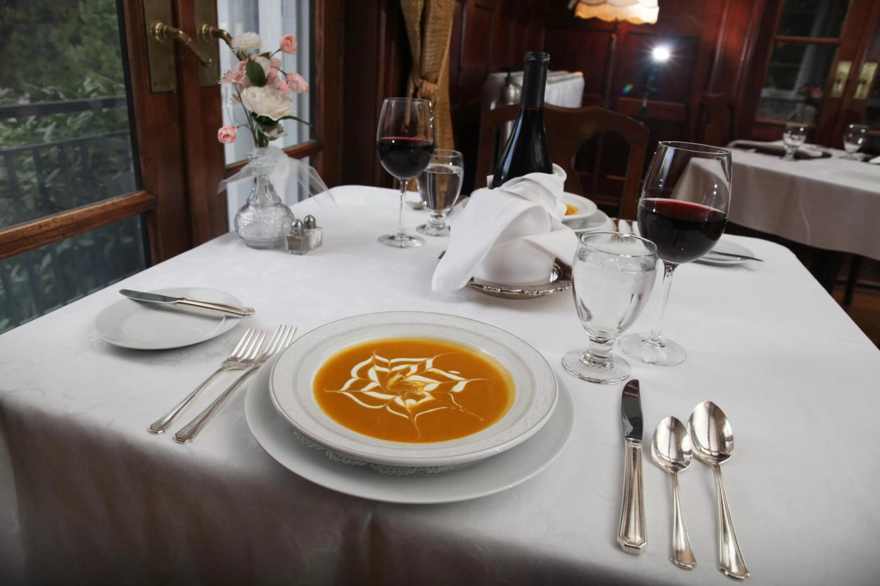 Dining area in Mercersburg Inn