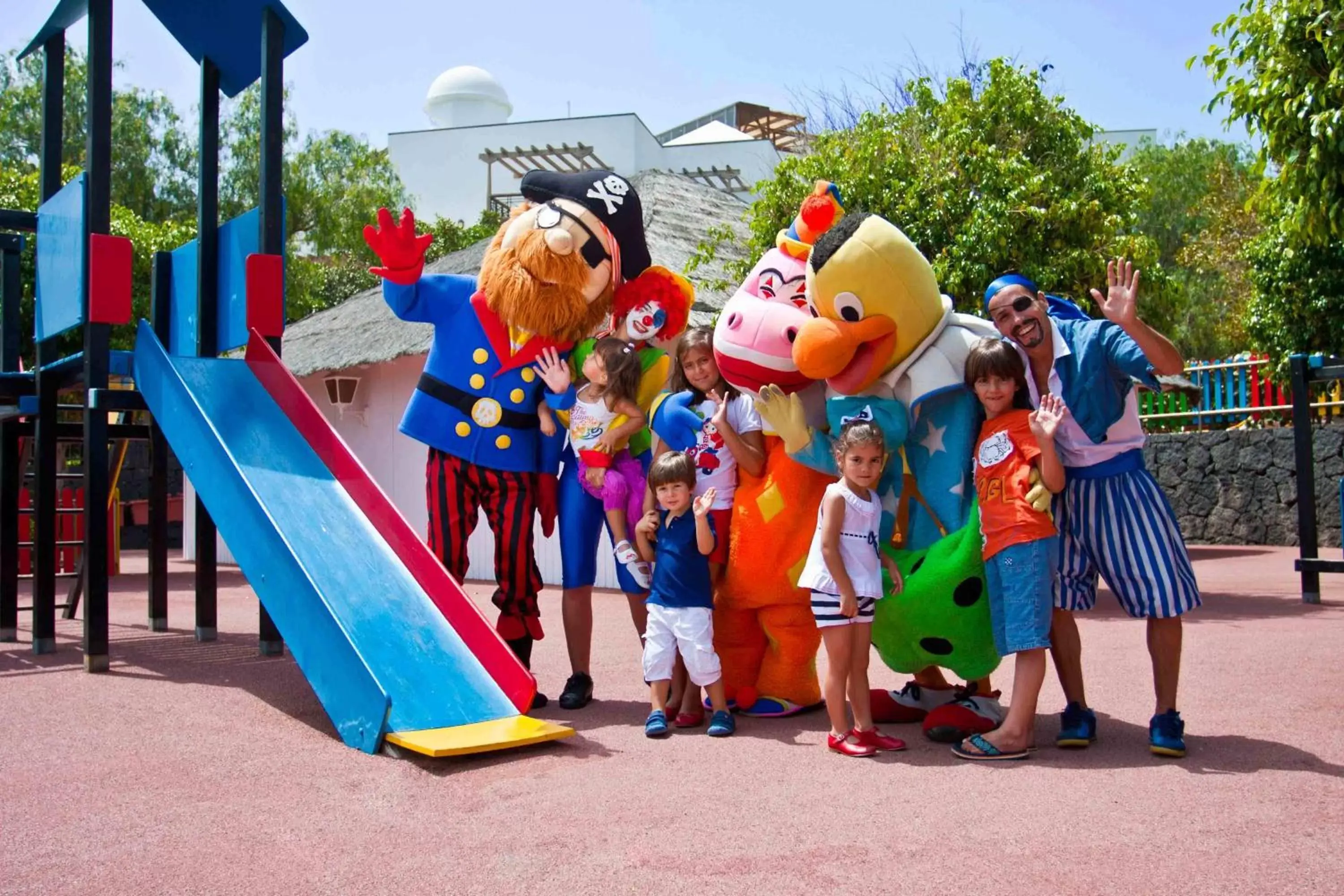 Staff, Children in Princesa Yaiza Suite Hotel Resort