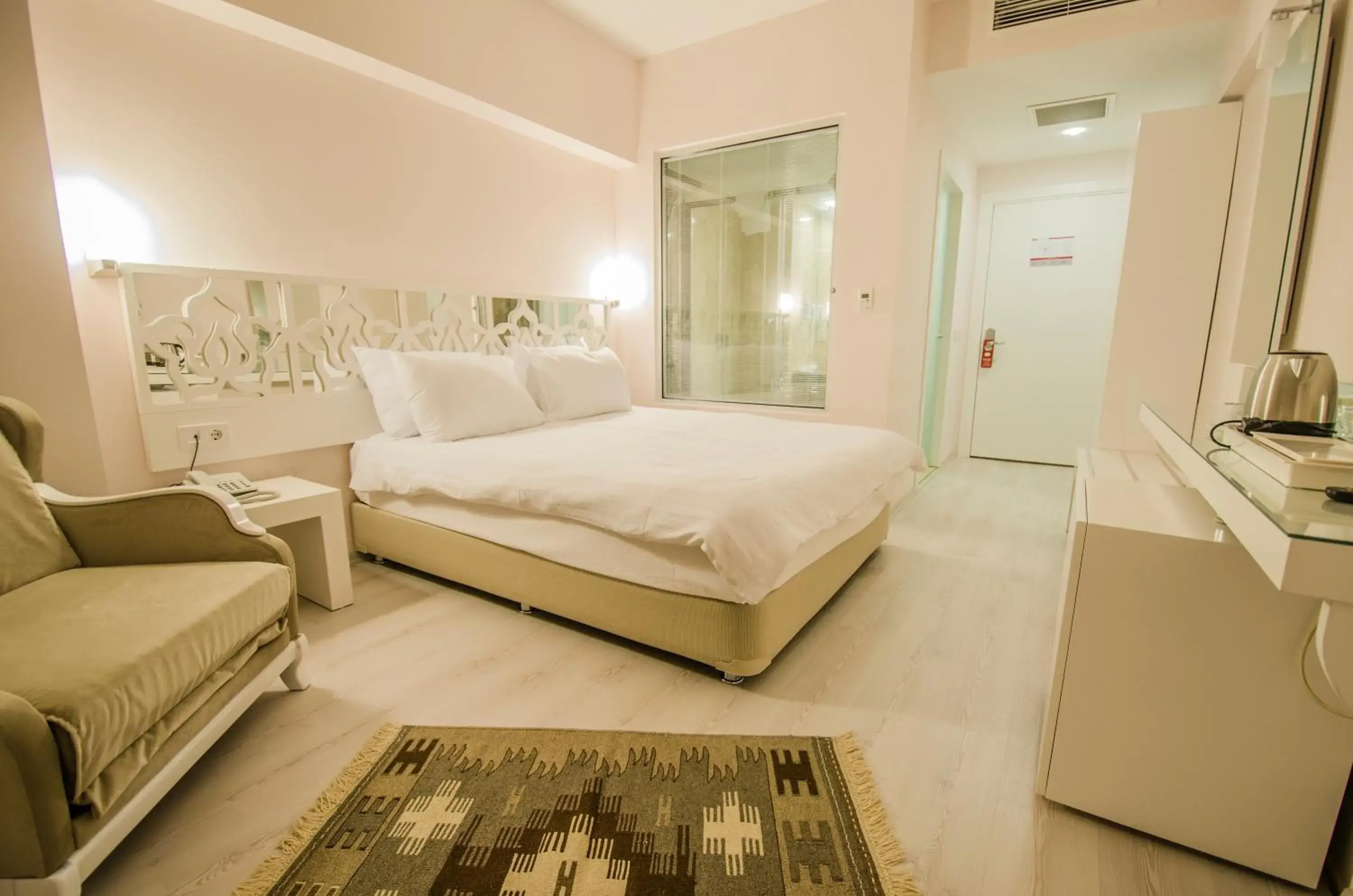Photo of the whole room, Bed in Cimenoglu Hotel