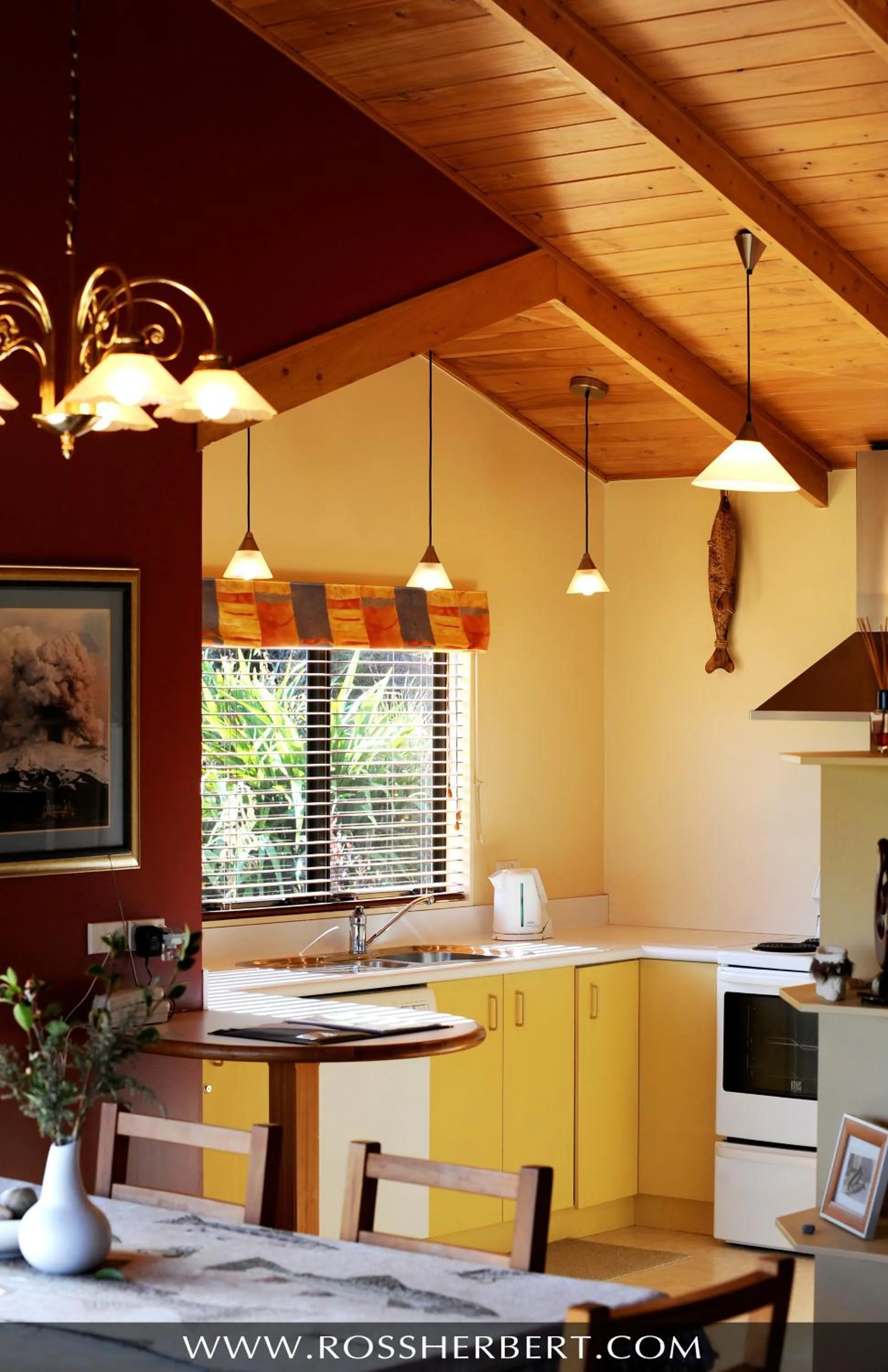 Text overlay in Tongariro Lodge