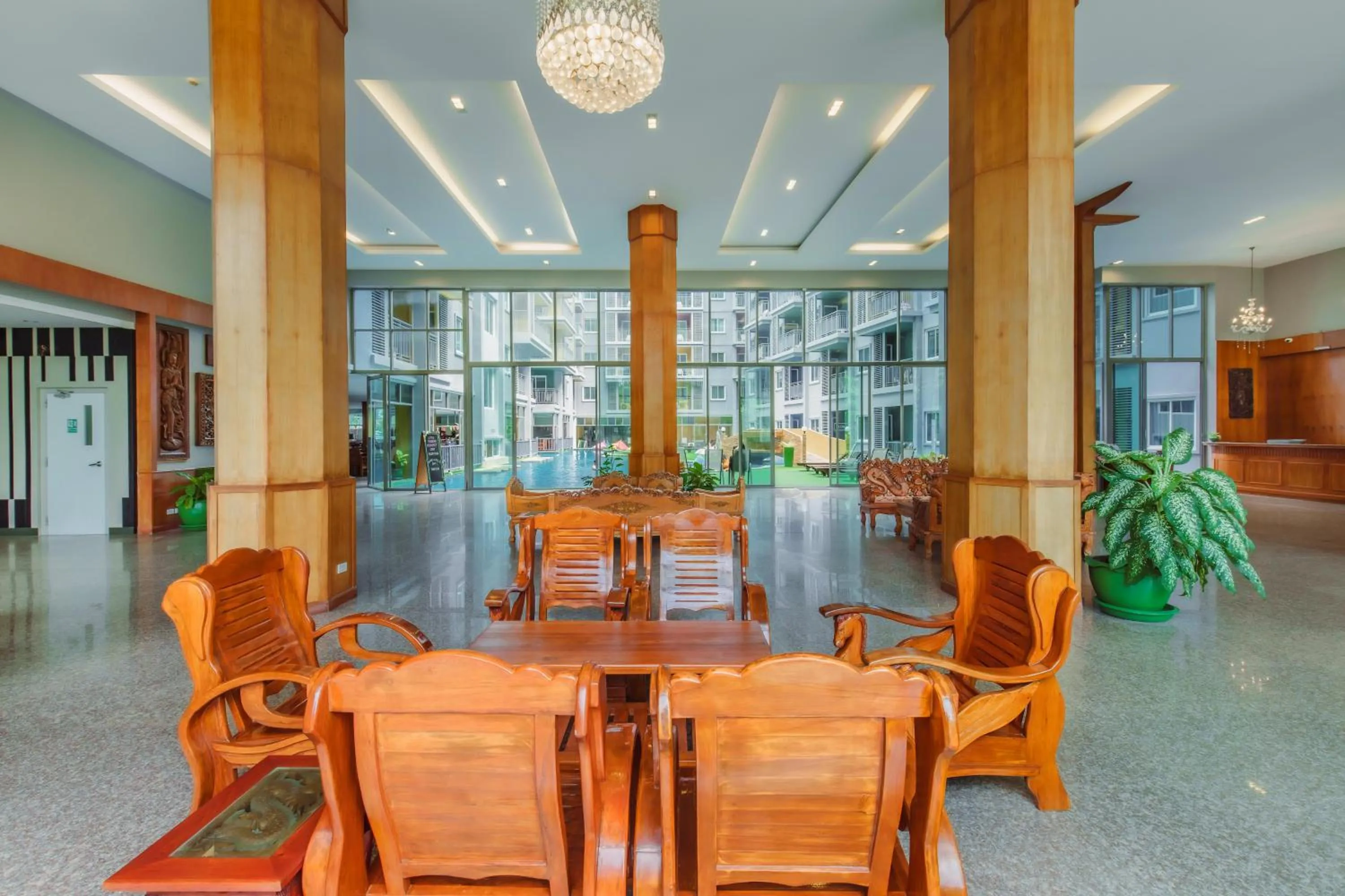 Lobby or reception in Elite Suites Patong