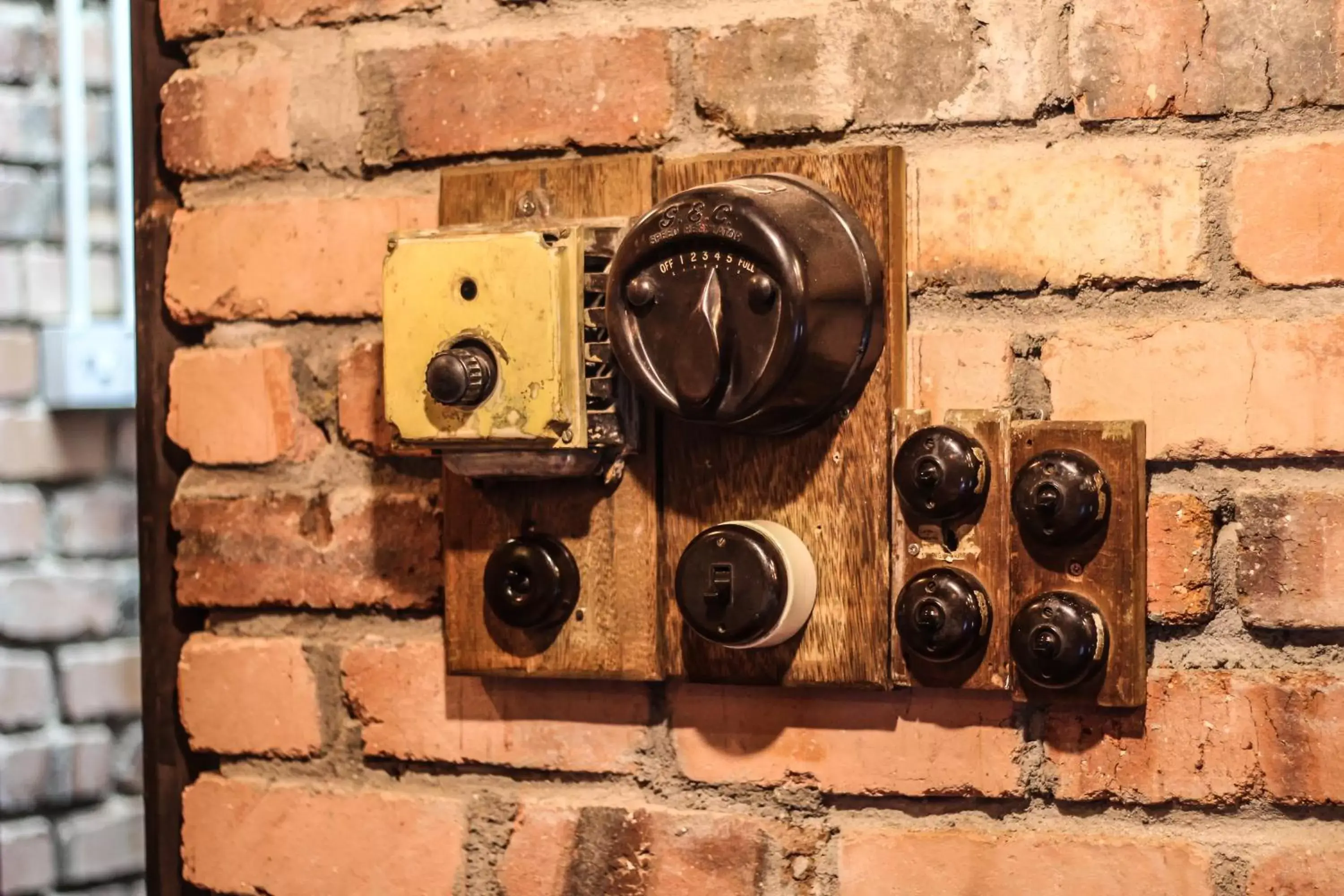 Decorative detail in Rock Wood Hotel