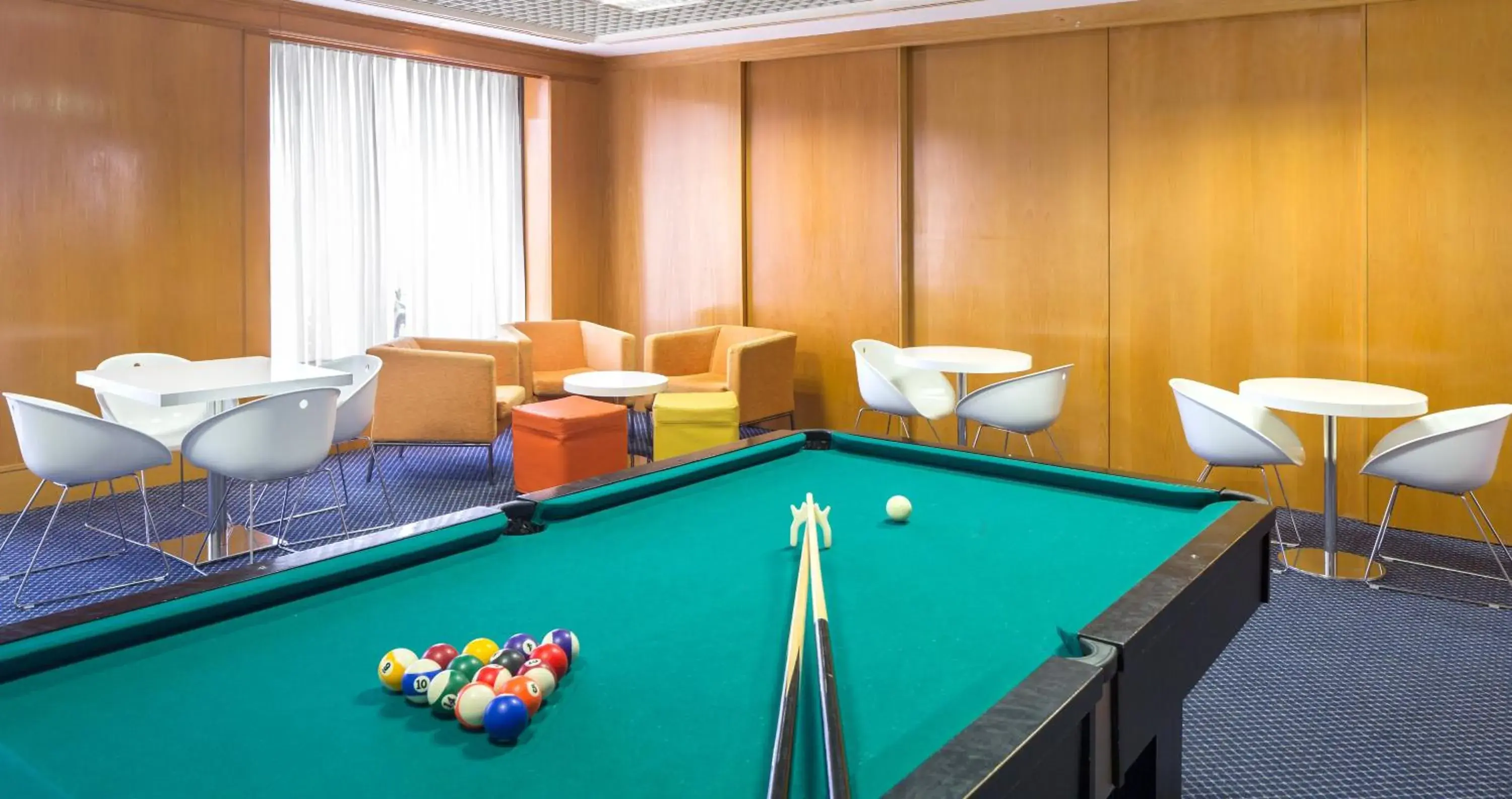 Game Room, Billiards in Hotel Apartamento Sinerama