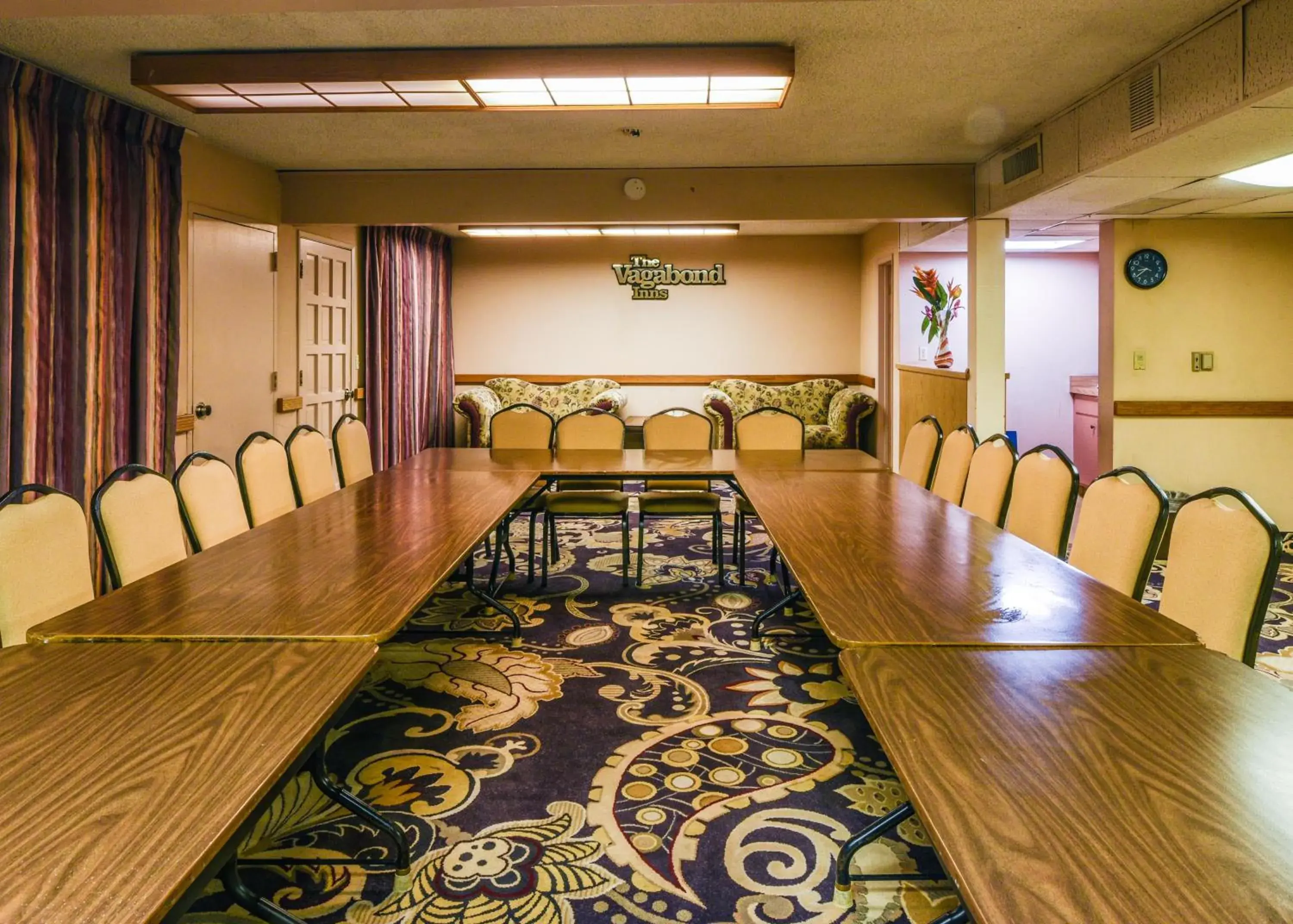 Meeting/conference room in Vagabond Inn Costa Mesa