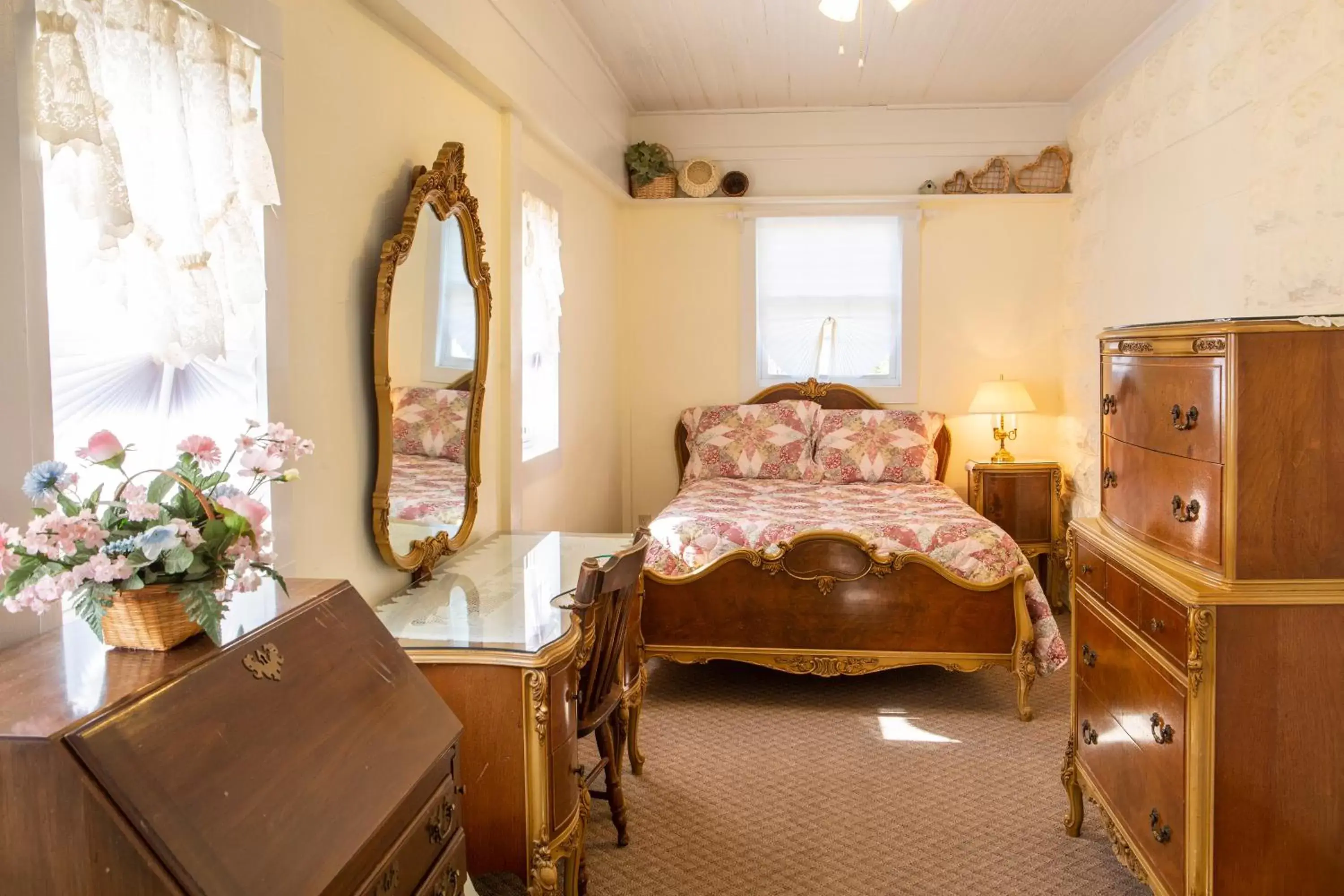 Family Suite with Balcony (Sunset) in The Chimney Rock Inn & Cottages Family Suite with Balcony (Sunset) in The Chimney Rock Inn & Cottages