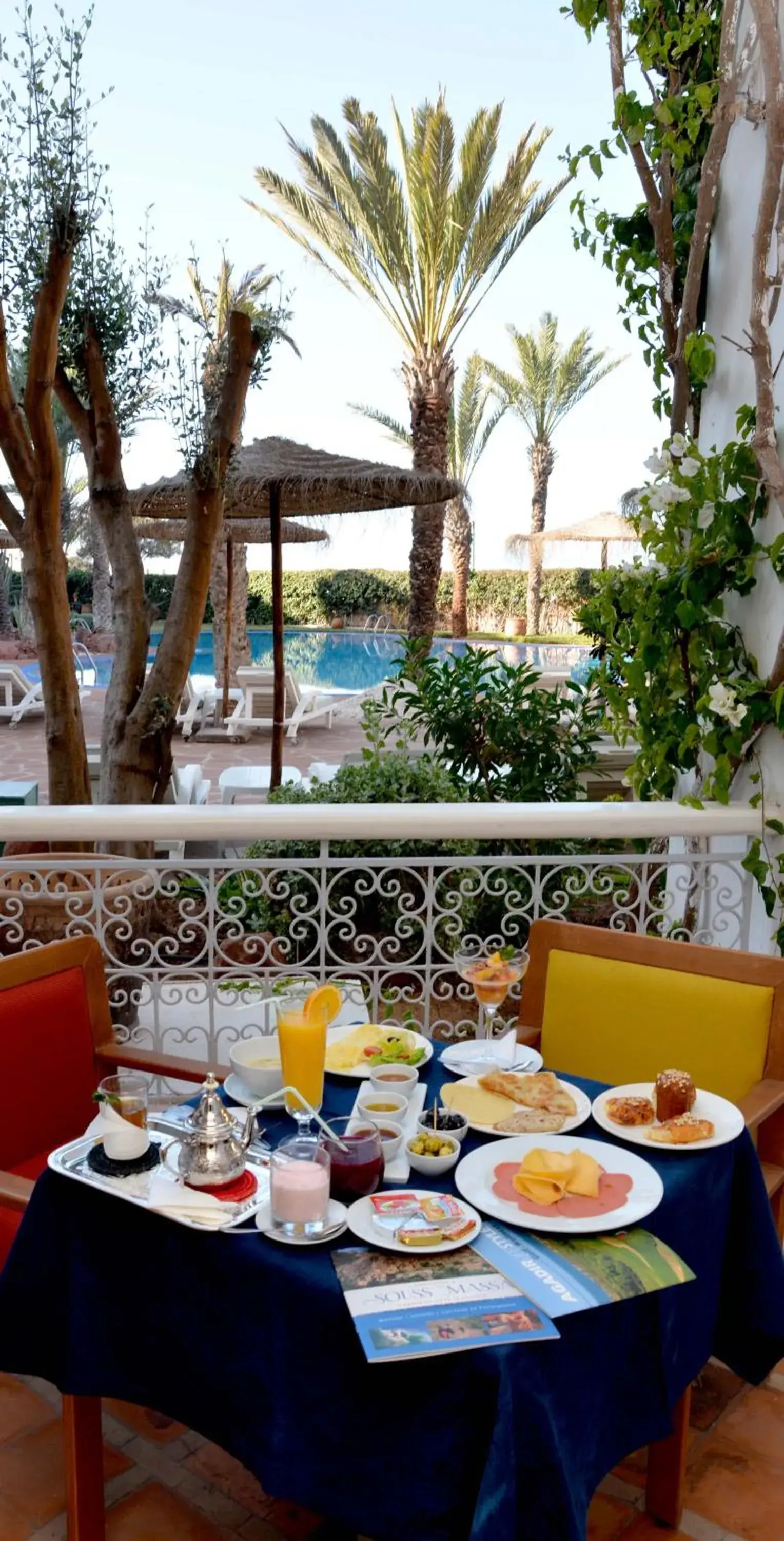 Breakfast, Restaurant/Places to Eat in Borjs Hotel Suites & Spa