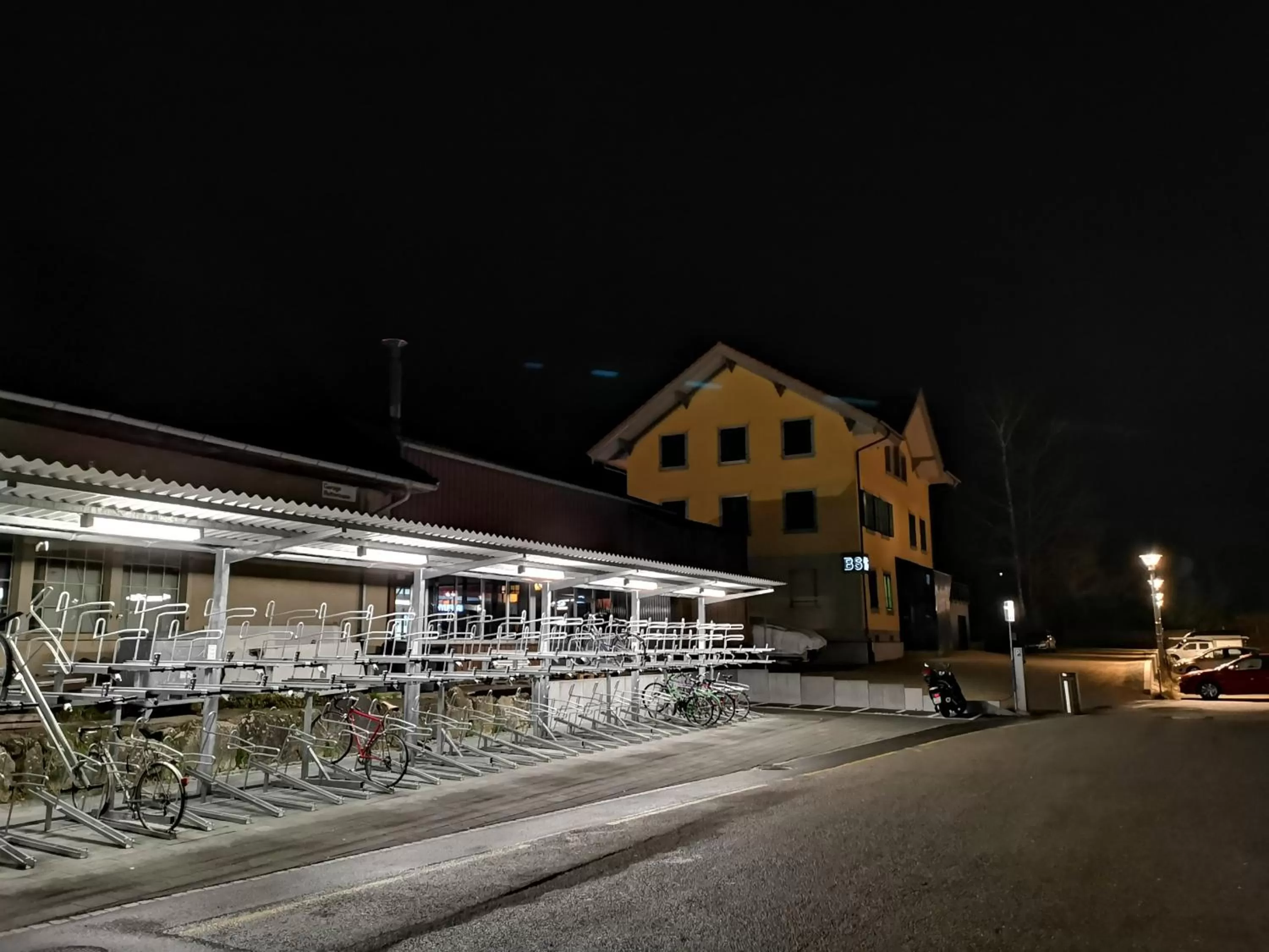 Property building in Boutique Hotel BS16 before Bern City Parking gratis