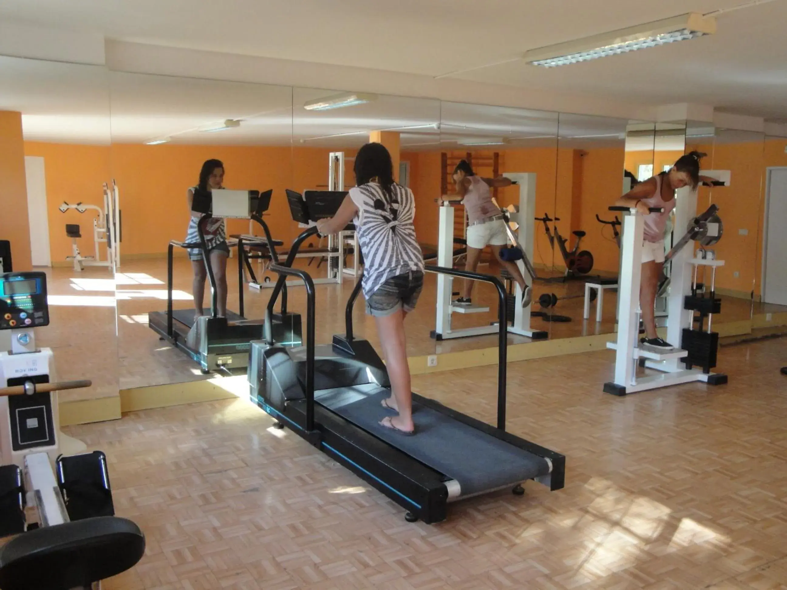 People, Fitness Center/Facilities in Hotel Esplendid