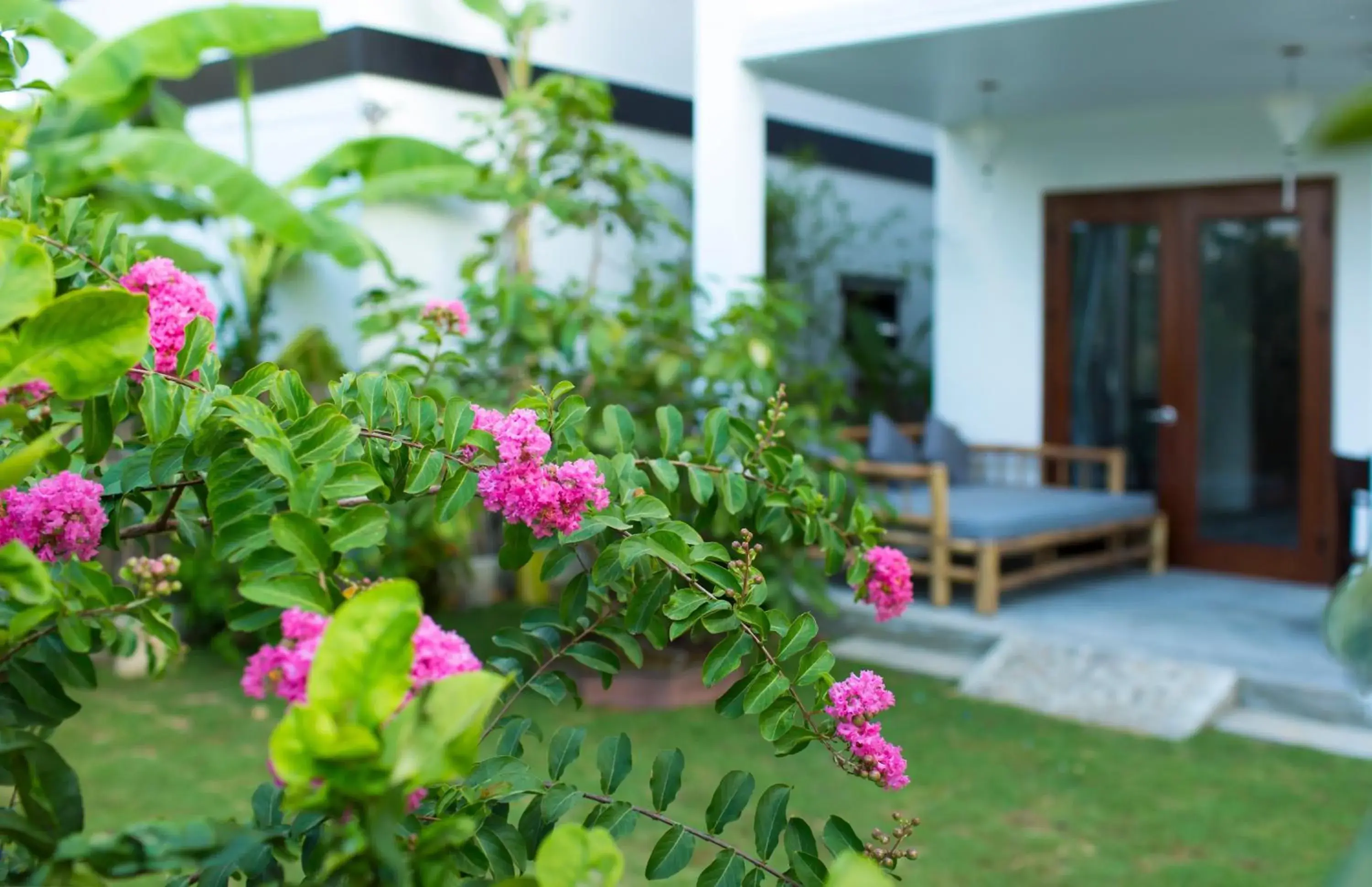 Garden view, Lobby/Reception in Vina Beach Pool Villas