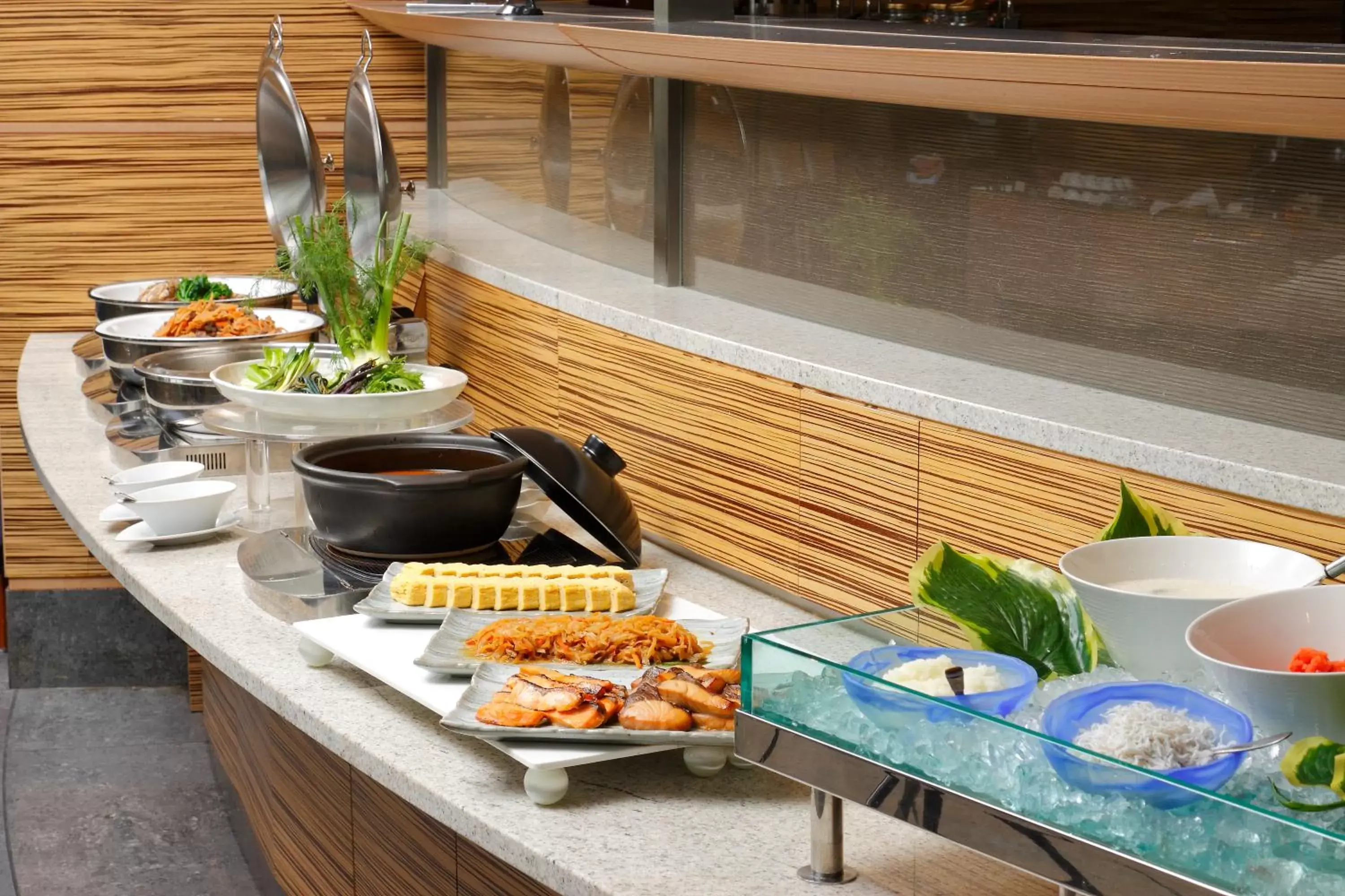 Food and drinks in Haneda Excel Hotel Tokyu Haneda Airport Terminal 2 Food and drinks in Haneda Excel Hotel Tokyu Haneda Airport Terminal 2