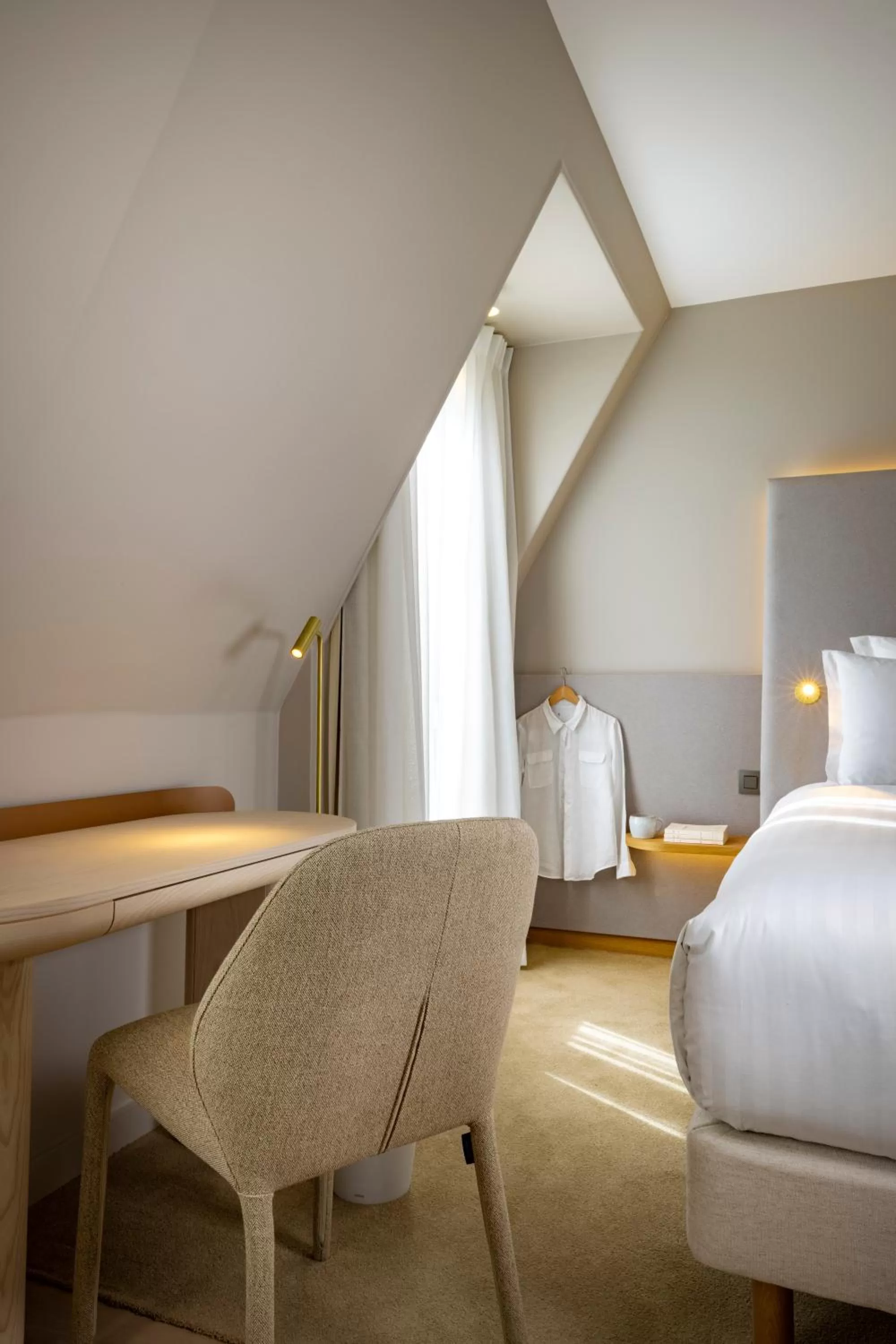 Bedroom, Bed in Hôtel Beige