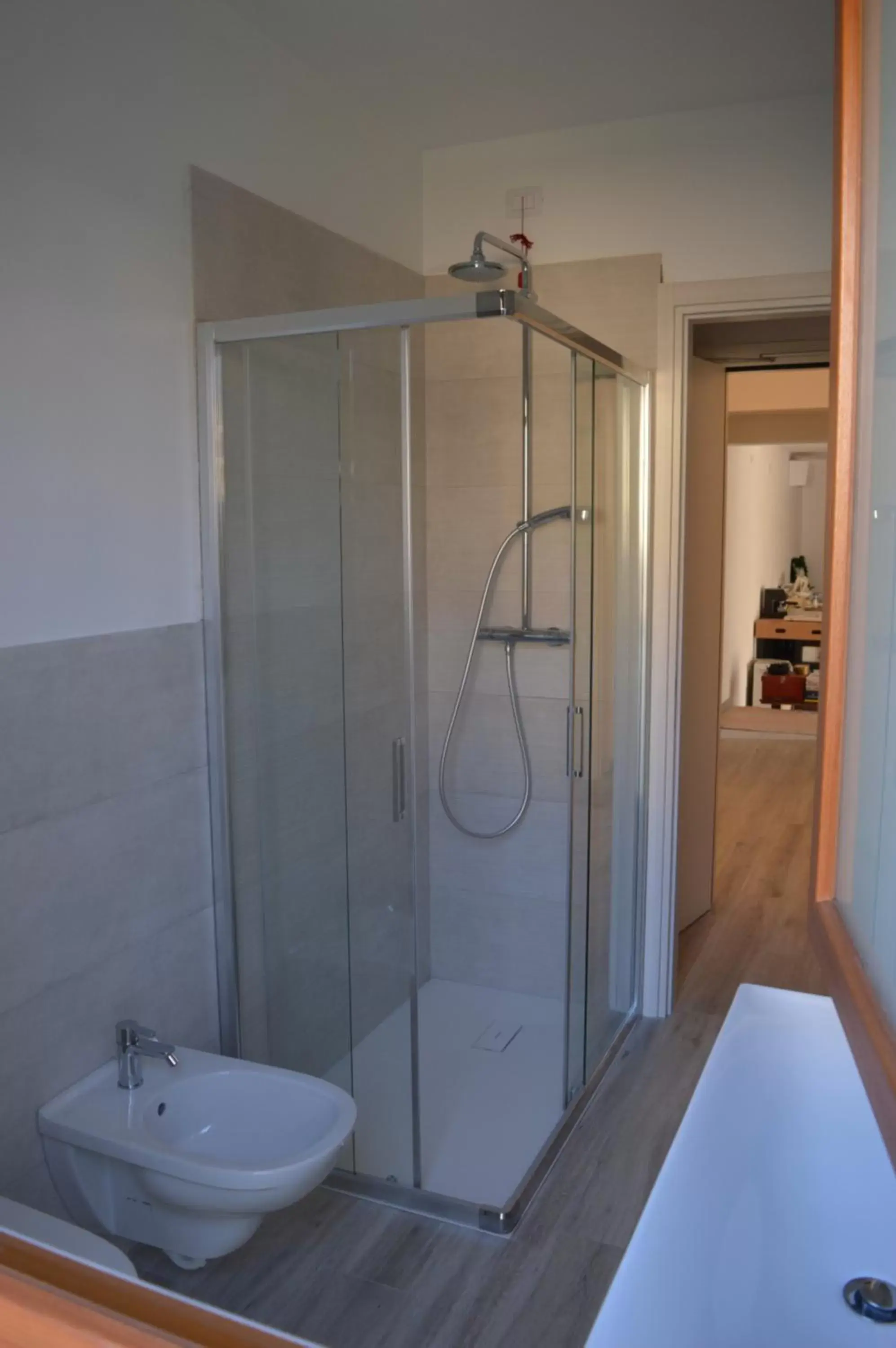 Shower, Bathroom in Il Sole e la Luna B&B in Garda