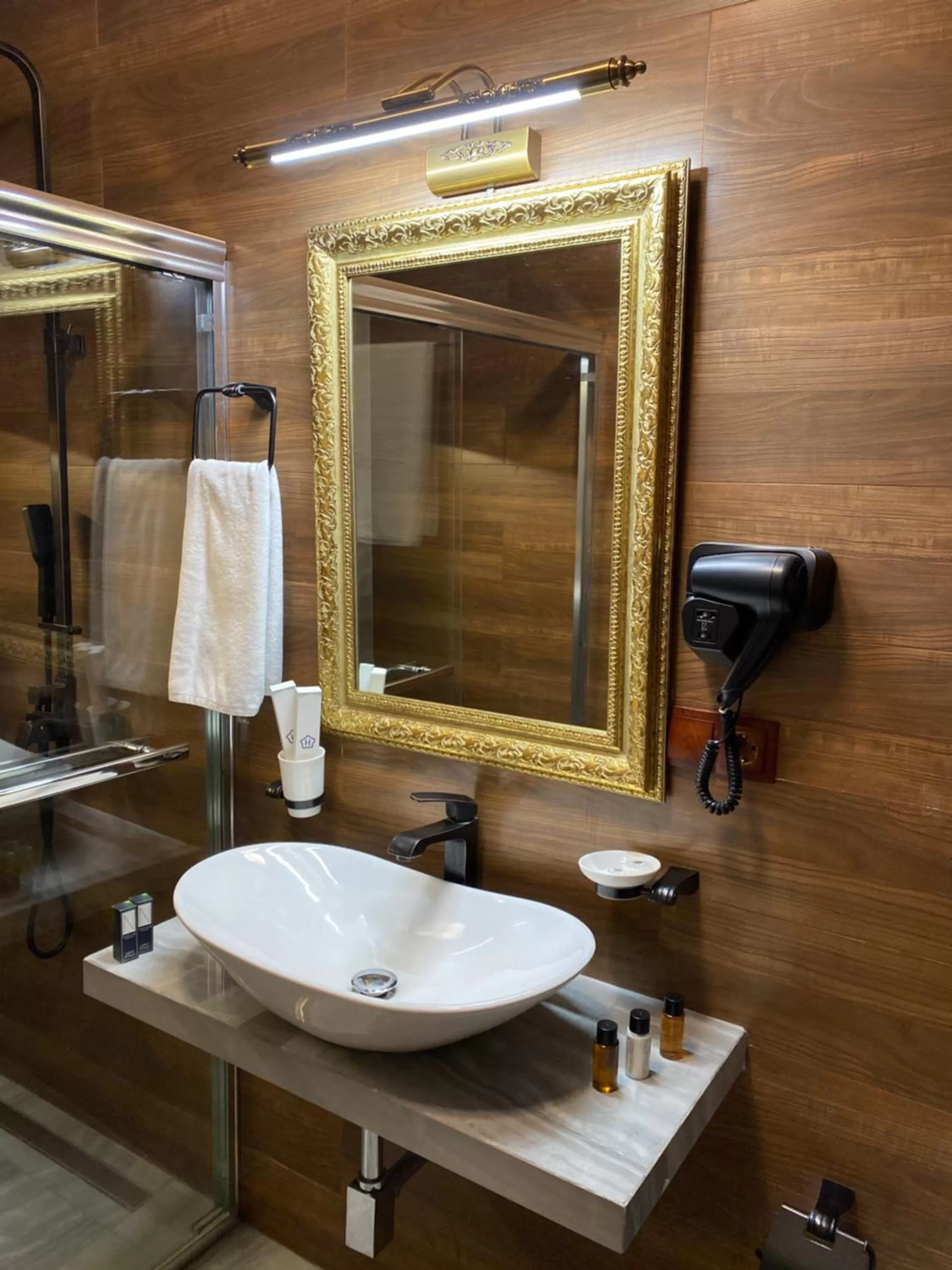 Bathroom in Wine Hills