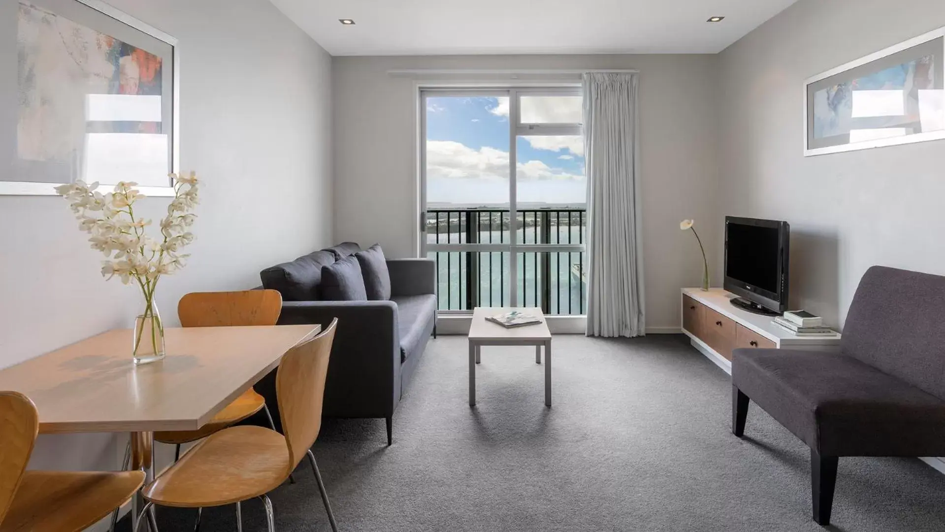 View (from property/room), Seating Area in Auckland Harbour Suites