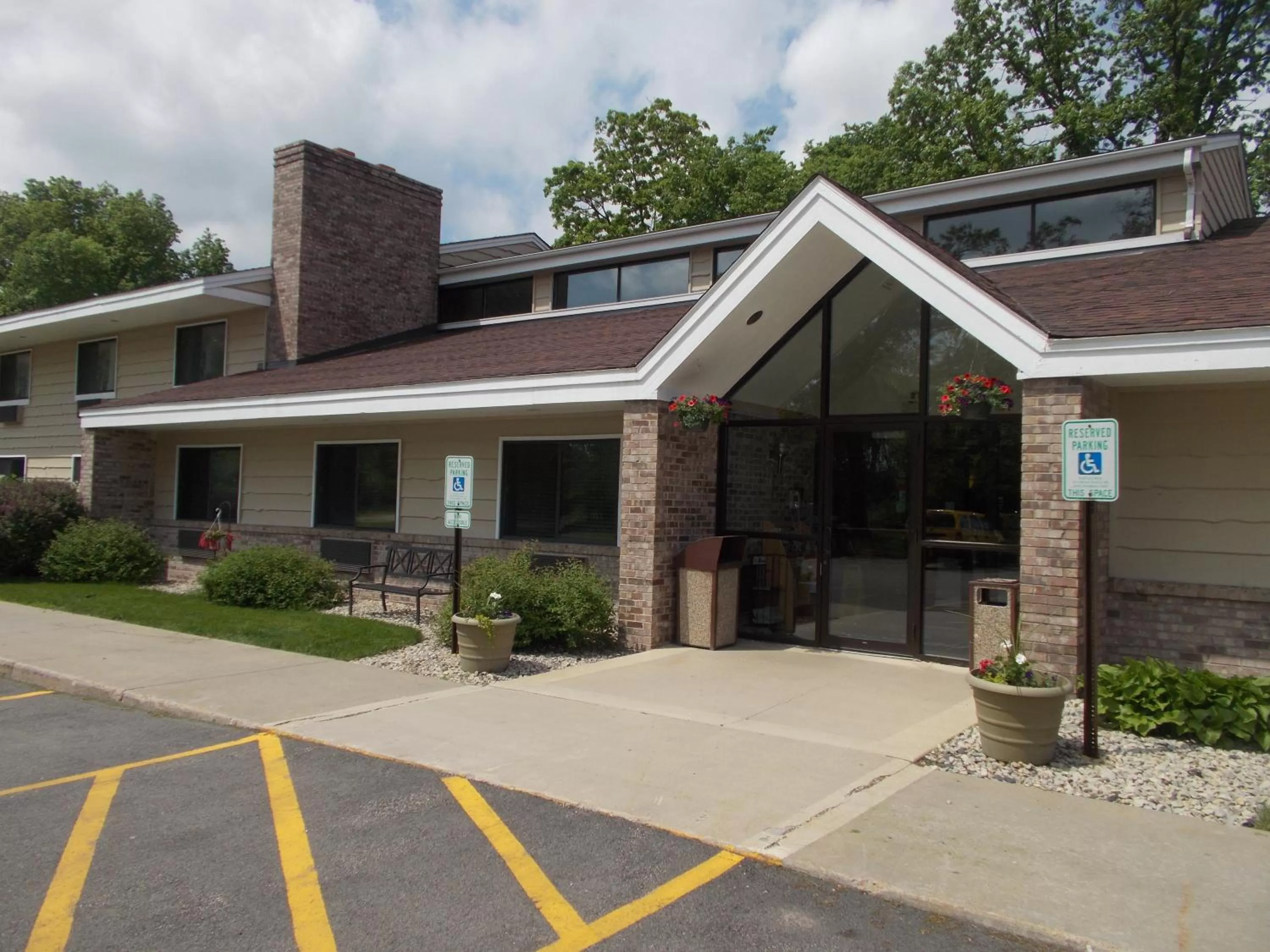 Facade/entrance in Boarders Inn and Suites by Cobblestone Hotels - Ripon