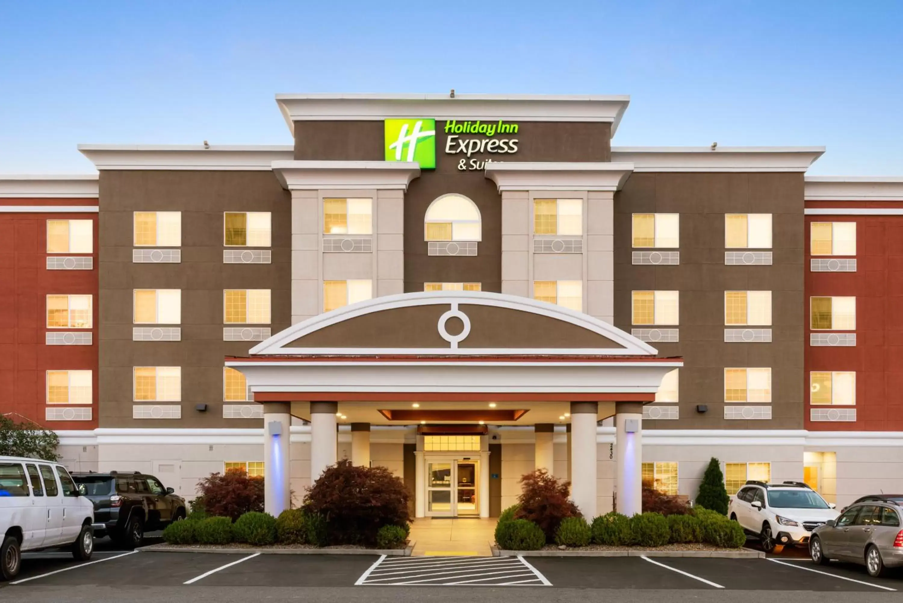 Property building in Holiday Inn Express Hotel & Suites Klamath Falls Central, an IHG Hotel