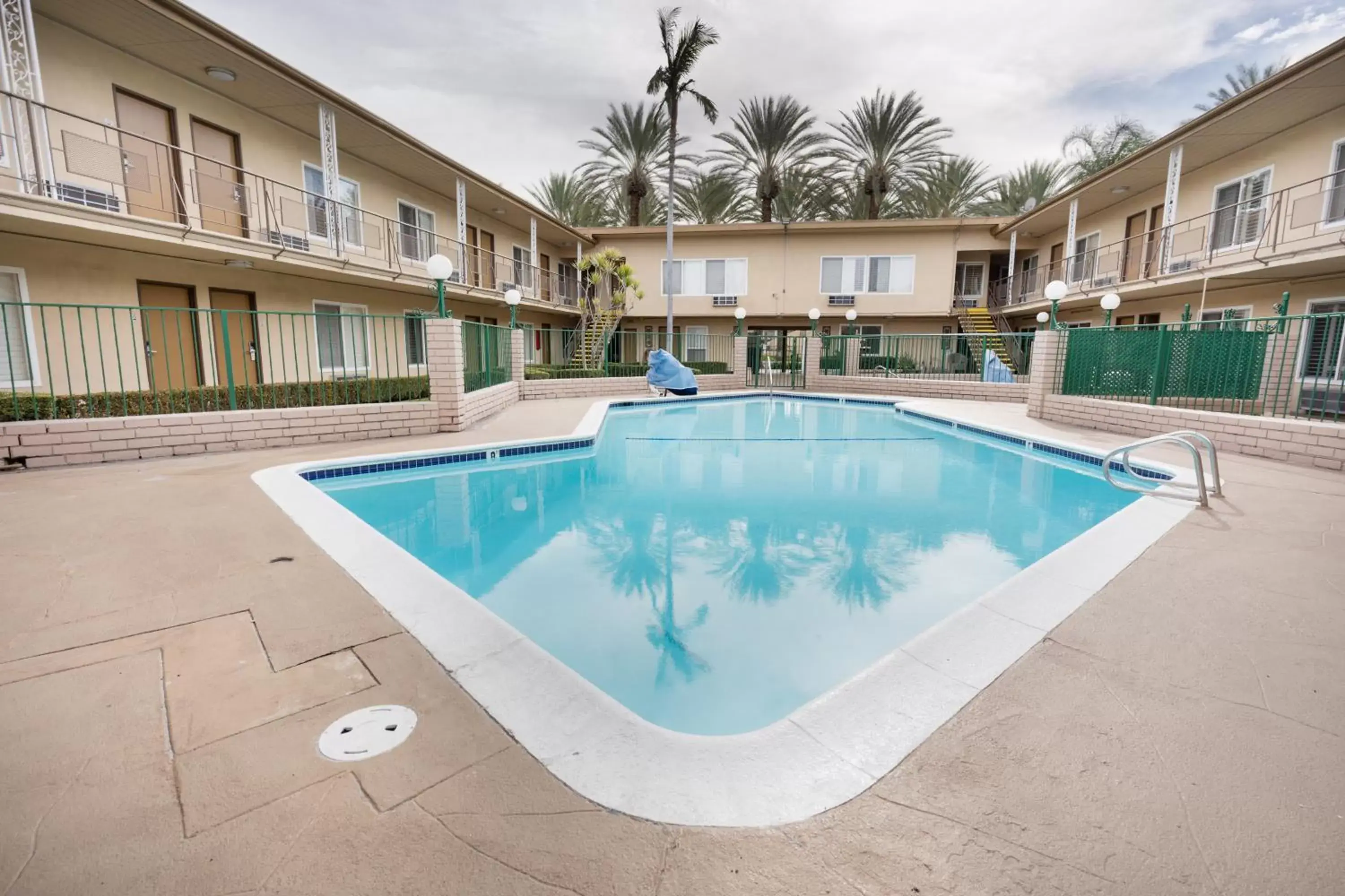 Swimming Pool in Americas Best Value Inn & Suites Anaheim