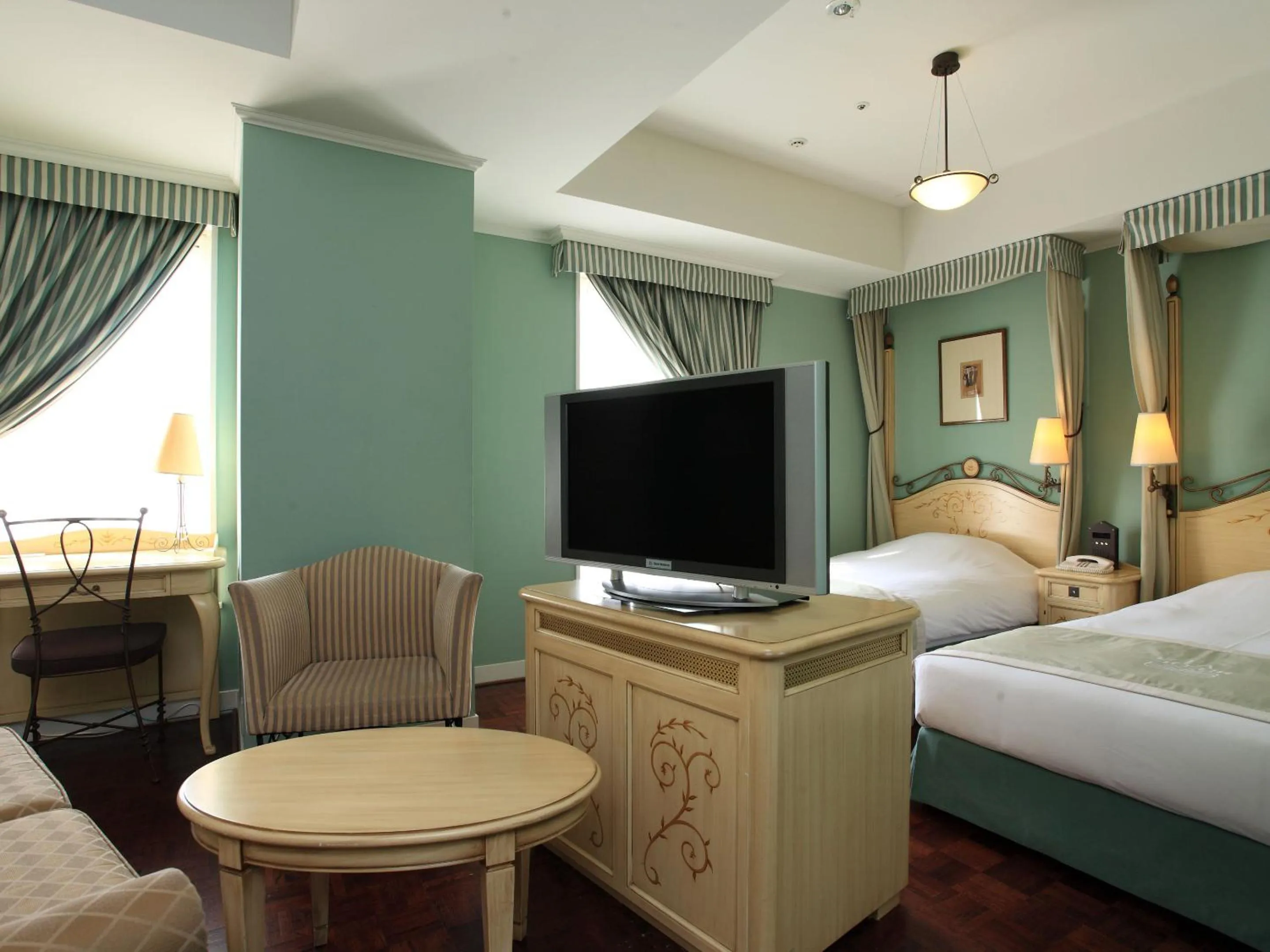 Photo of the whole room, Bed in Hotel Monterey Lasoeur Ginza