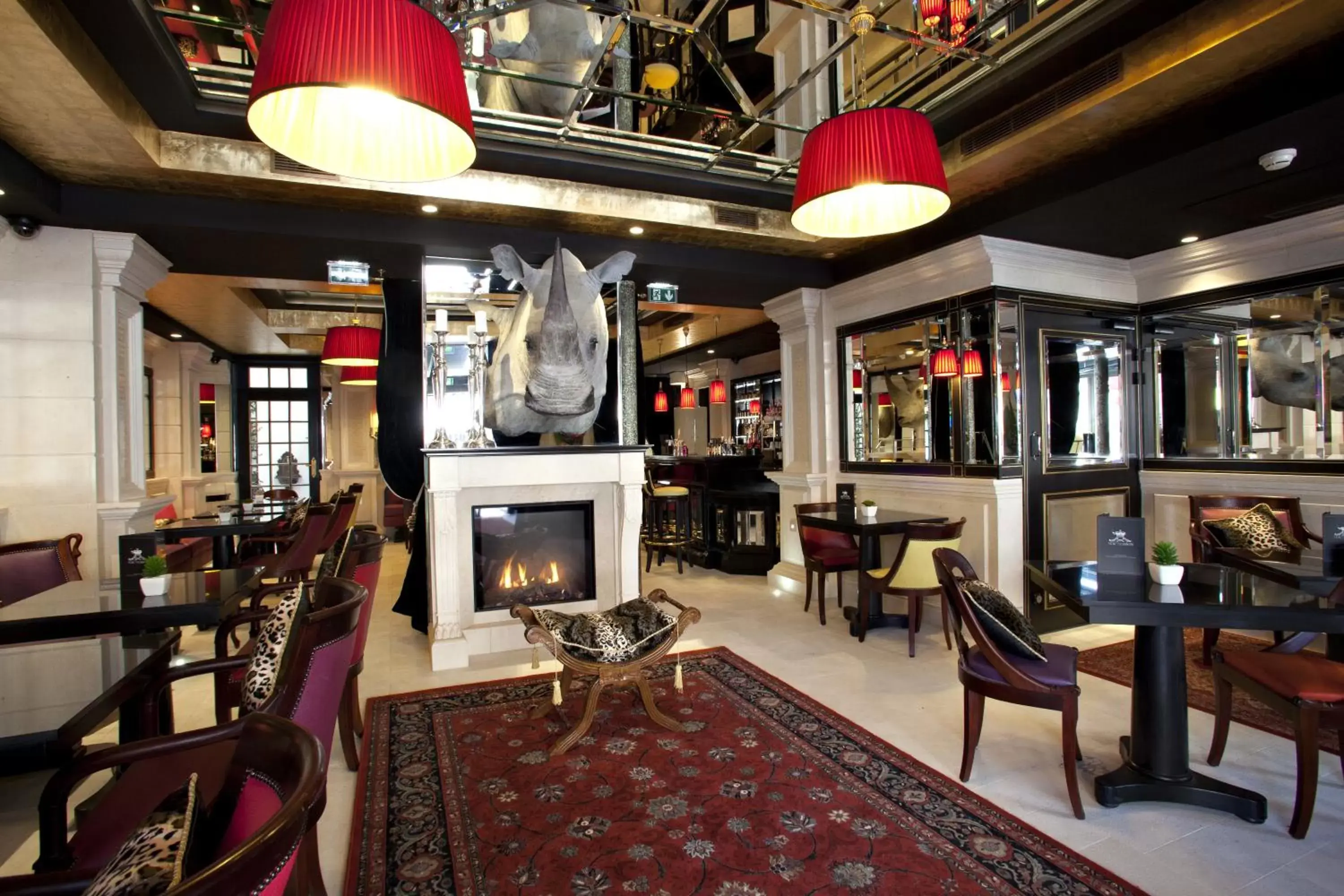 Lounge or bar, Restaurant/Places to Eat in Maison Albar Hotels Le Champs-Elysées