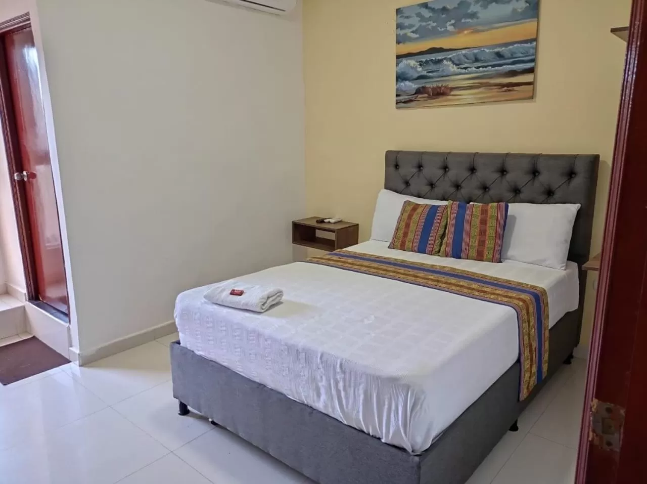 Bed in ANAJIRAWAA HOTEL