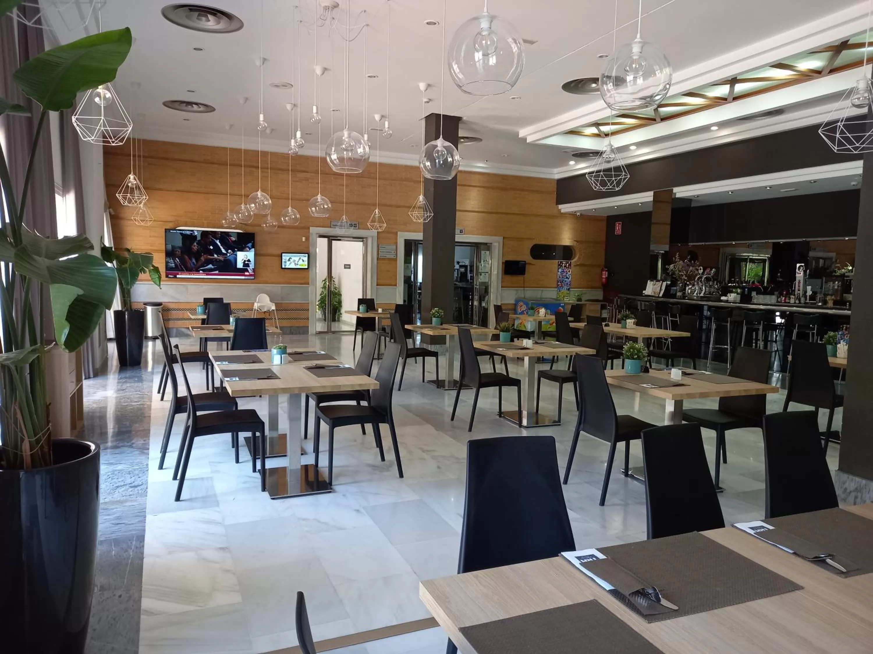 Restaurant/places to eat in Hotel TRH La Motilla