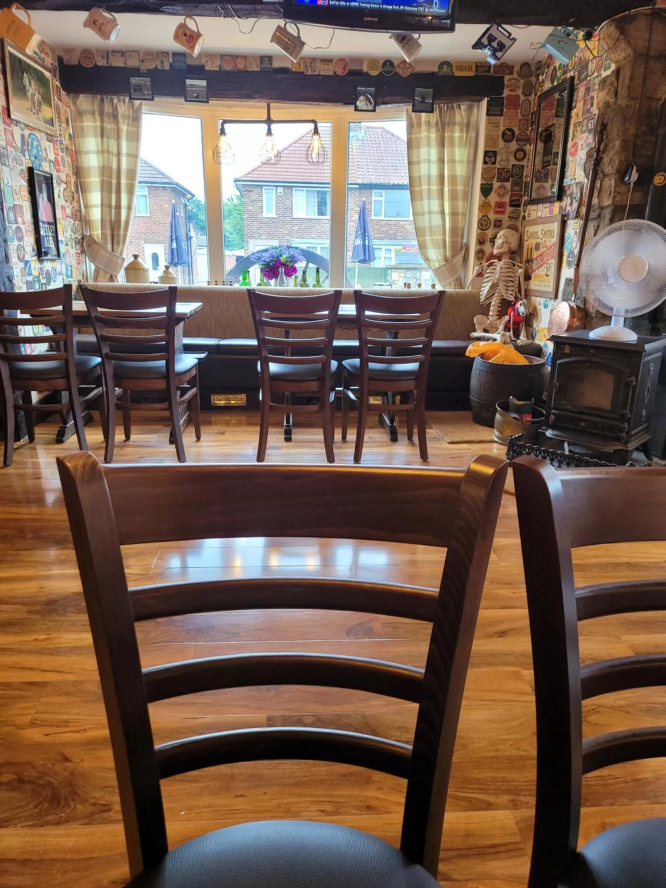 the jackdaw pub SELF CATERING STATIC CARAVAN free breakfast supplied