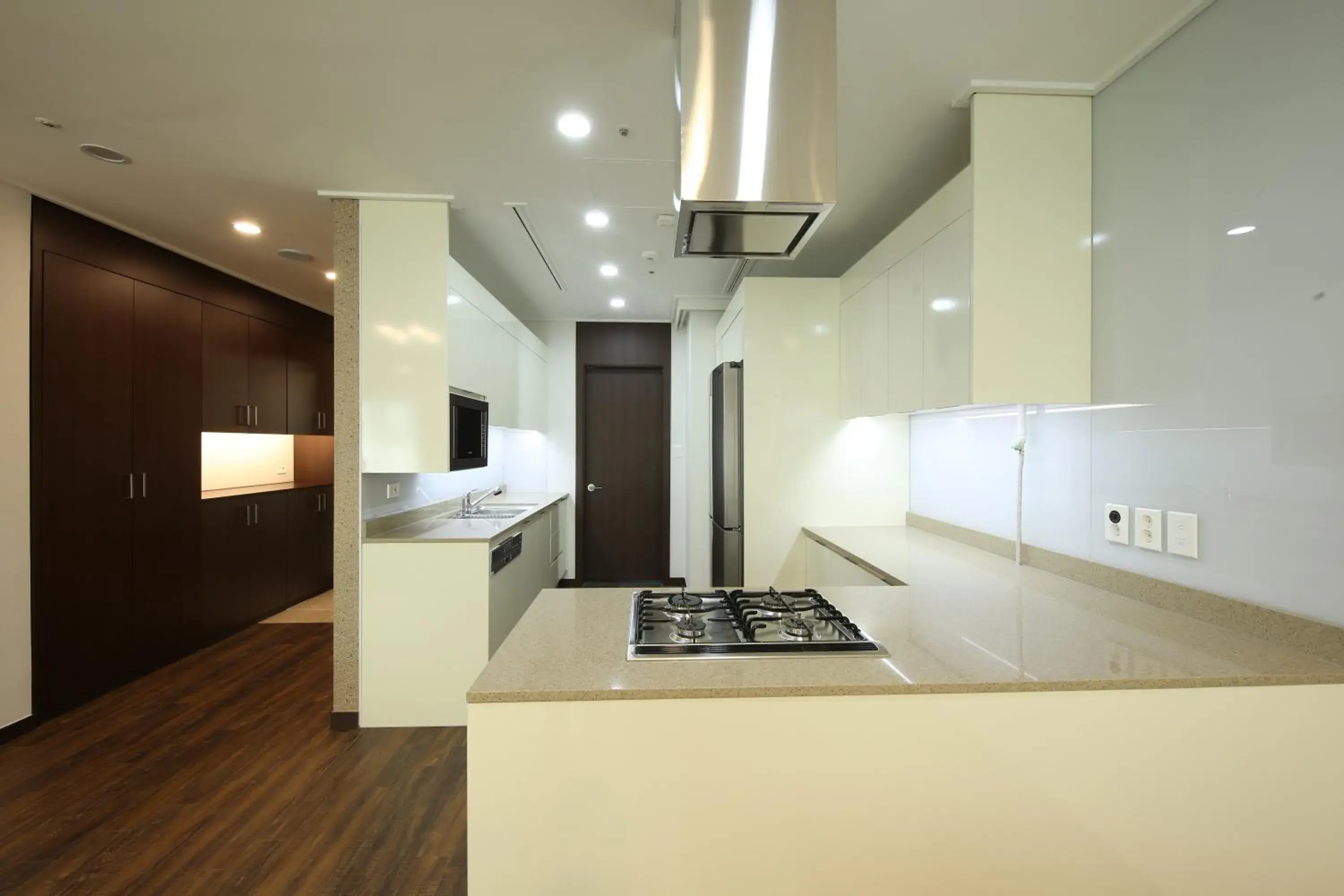 Kitchen or kitchenette, Kitchen/Kitchenette in Orakai Insadong Suites