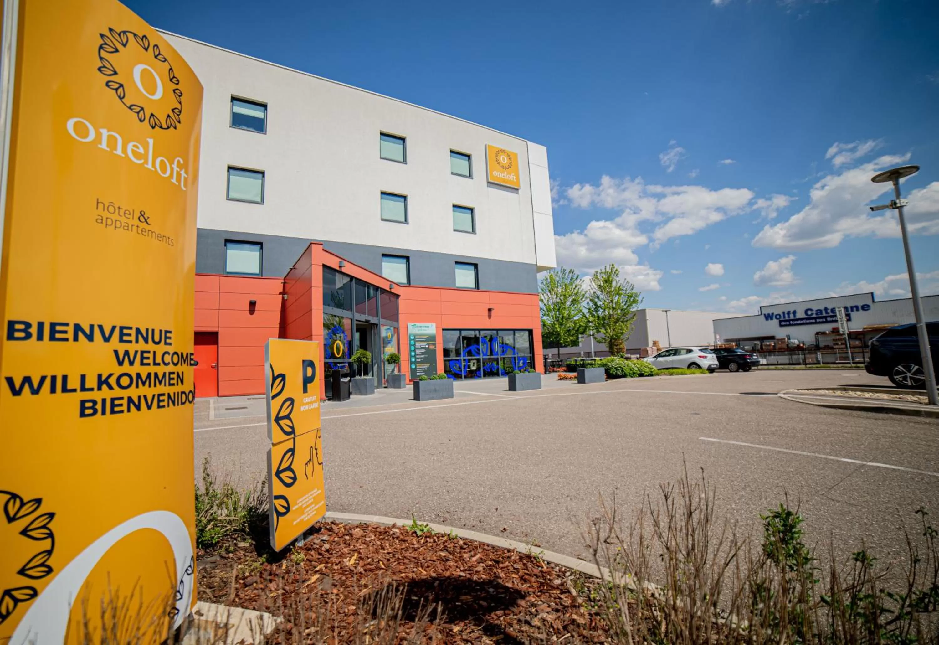 Facade/entrance in Oneloft Hotel