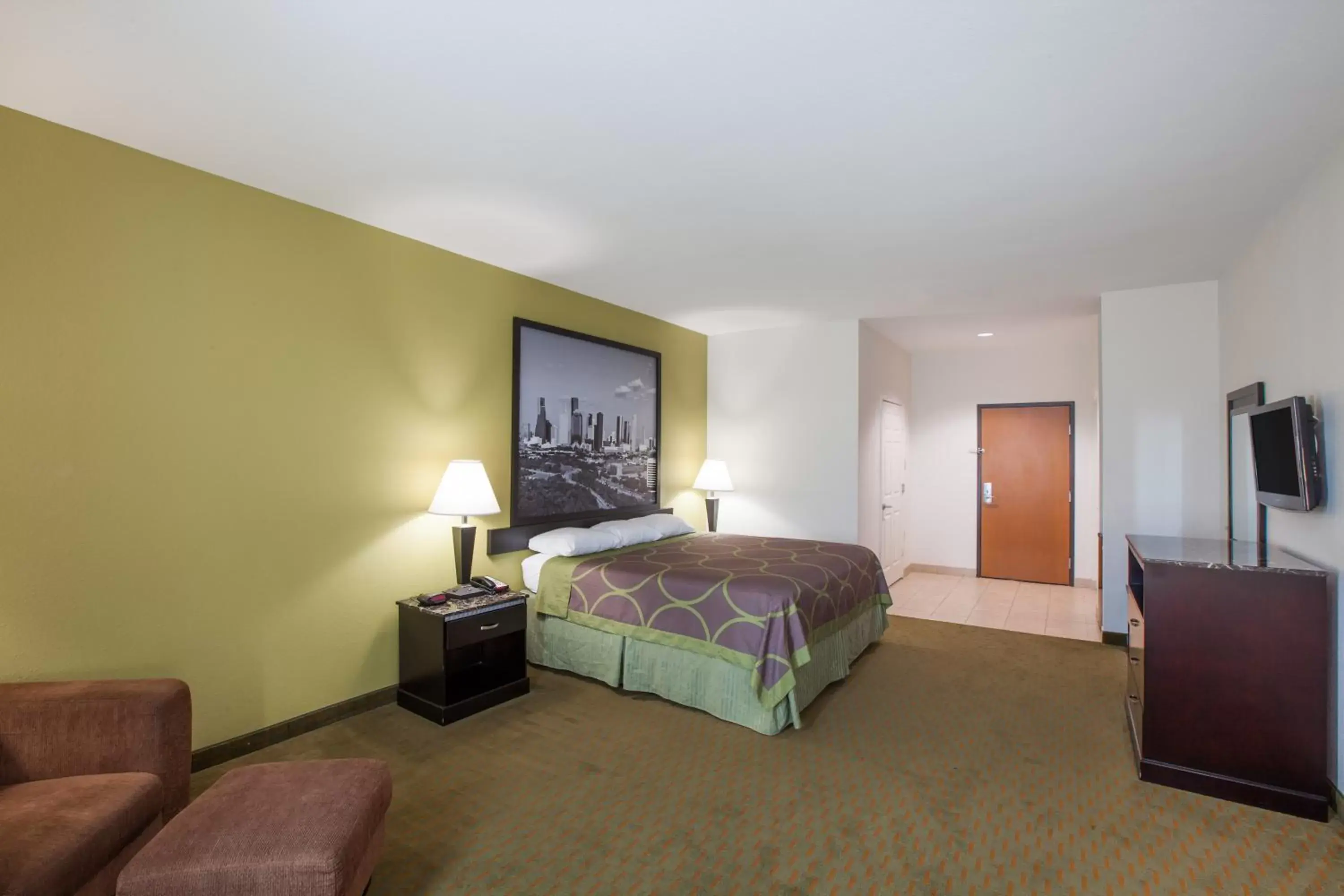 Photo of the whole room, Bed in Scottish Inns and Suites - La Porte