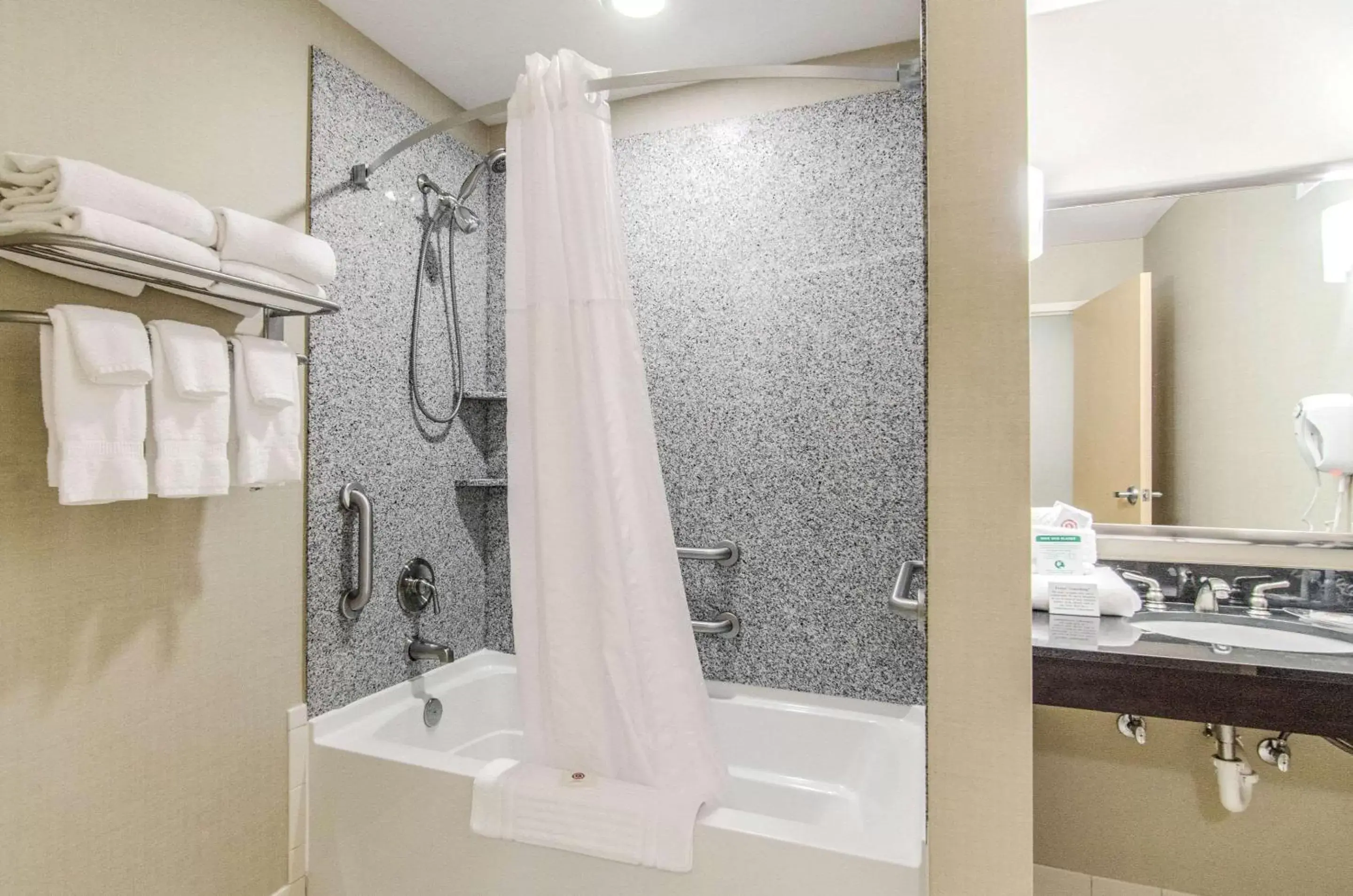 Photo of the whole room, Bathroom in Comfort Suites Bentonville - Rogers