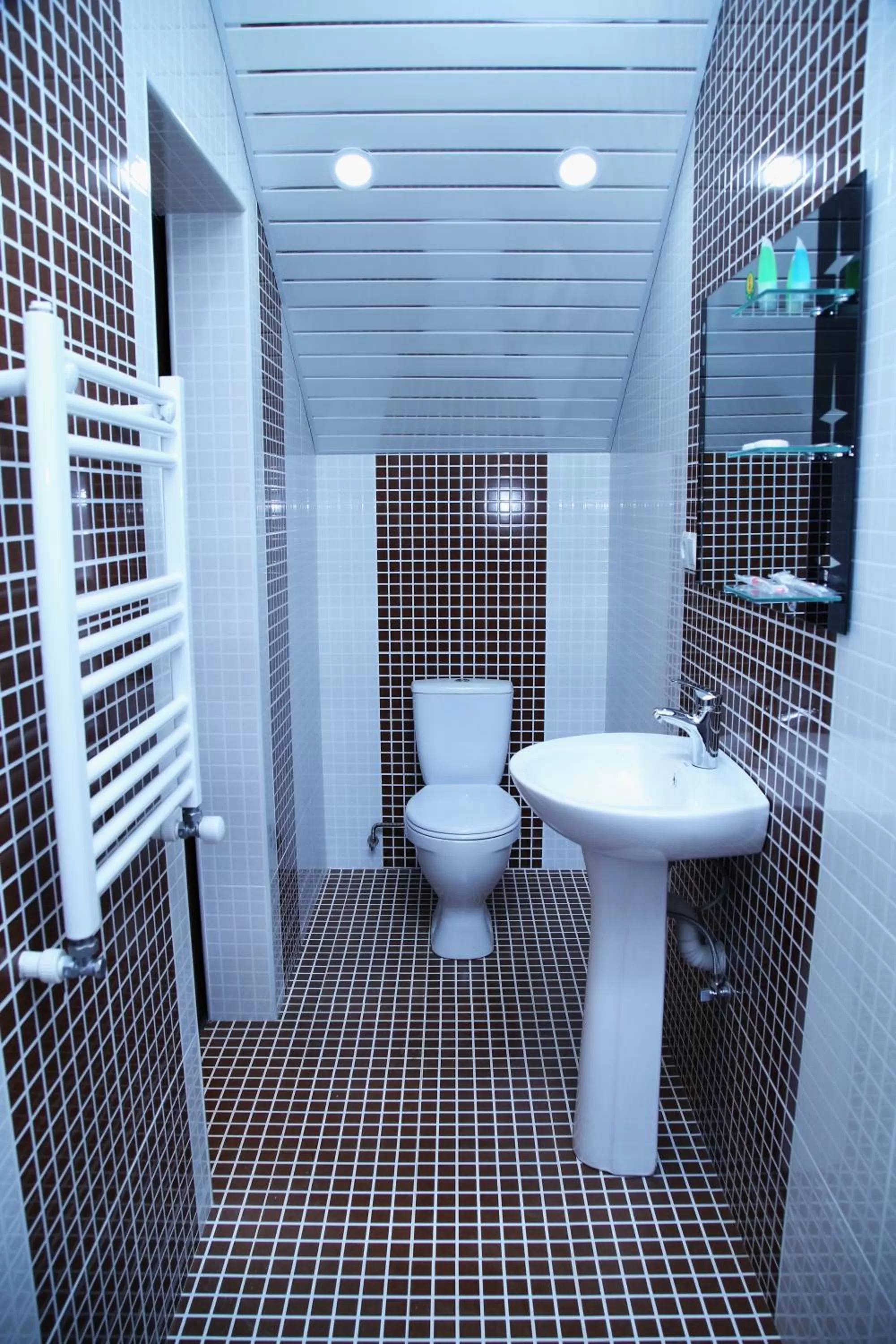 Shower in Hotel For You