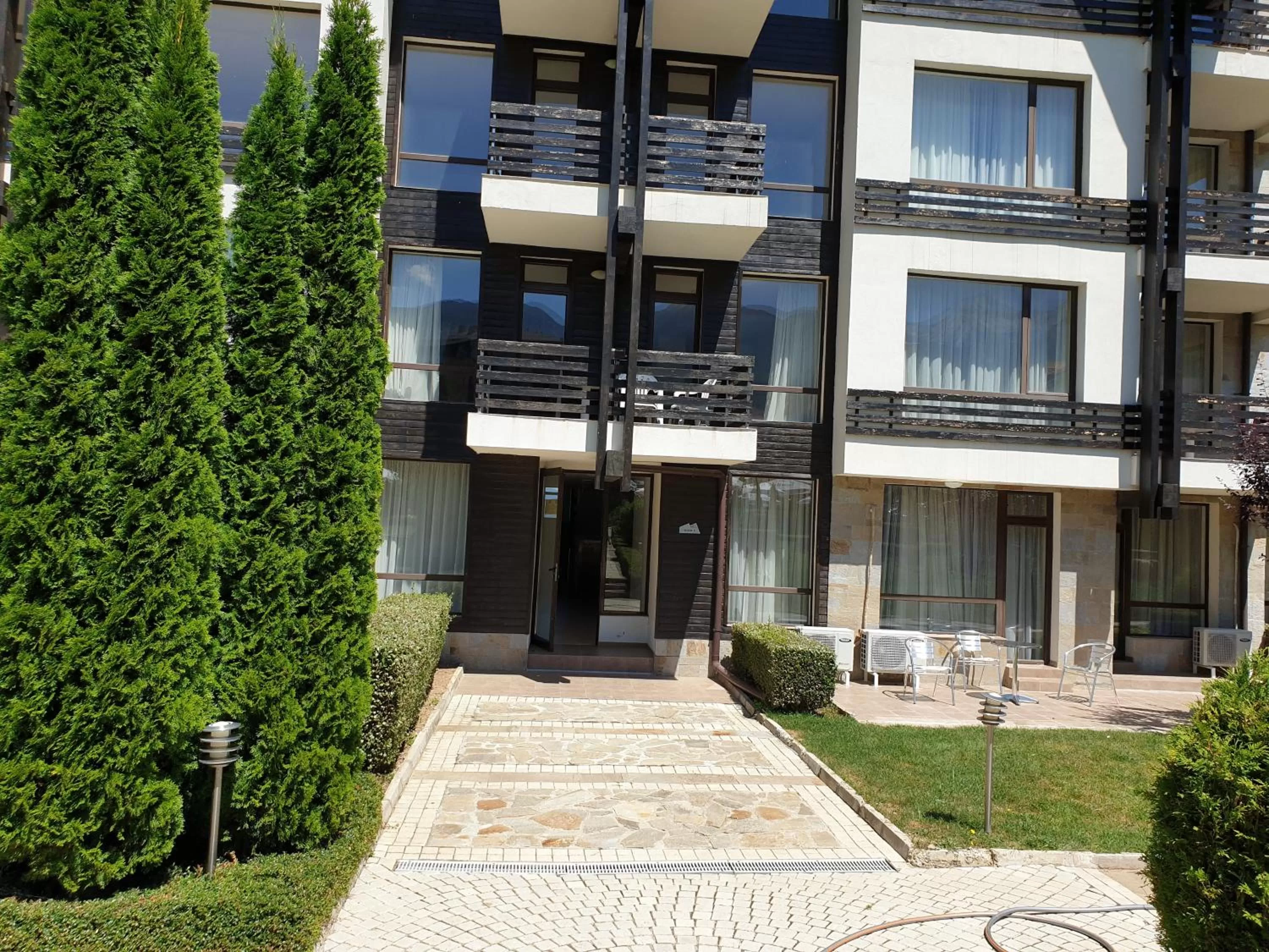 Property building in Private Studio in Aspen Golf and Ski Resort